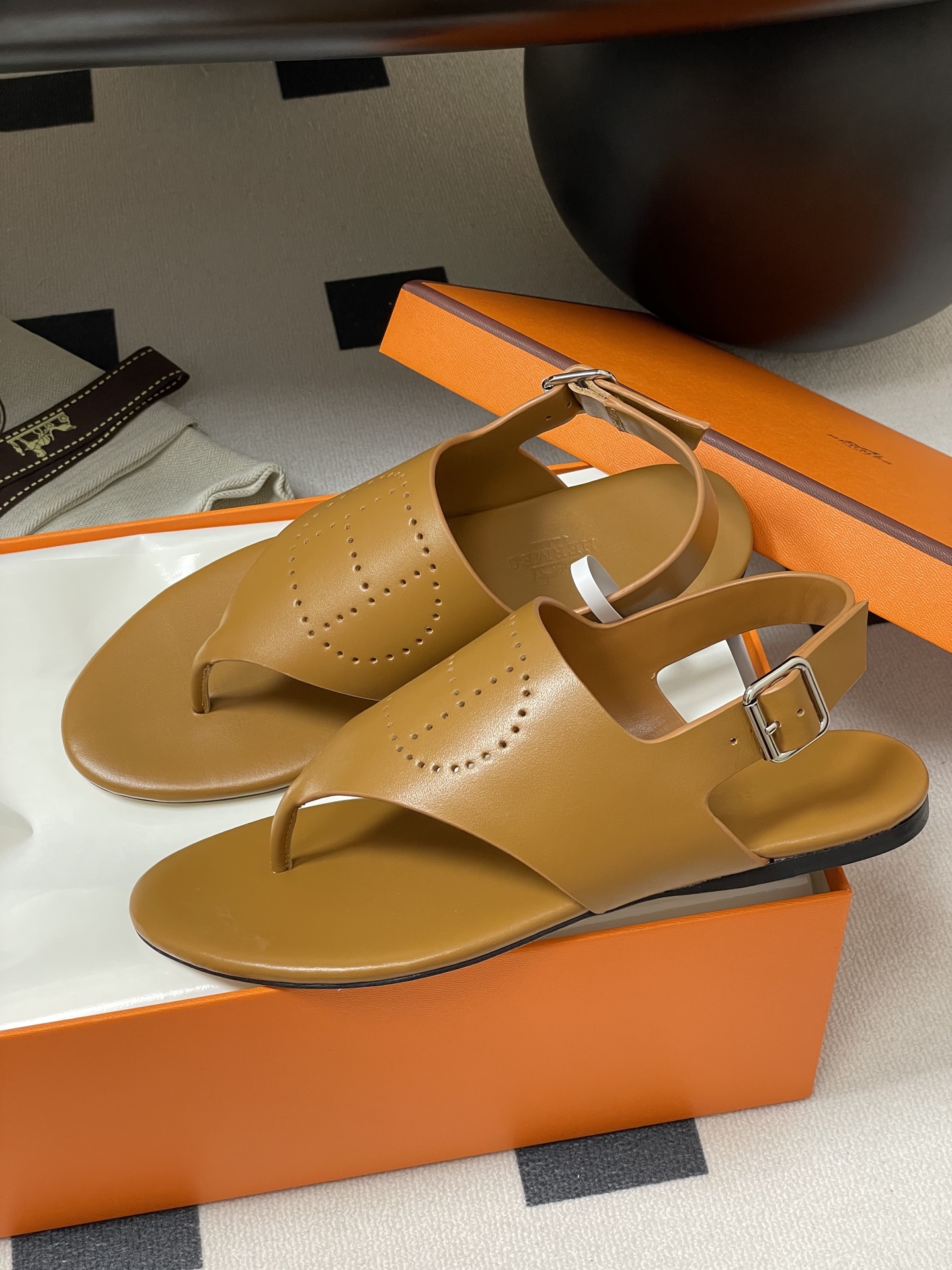 Hermès Hermes 爱马仕 H字母激光夹脚人字拖鞋平底凉拖鞋