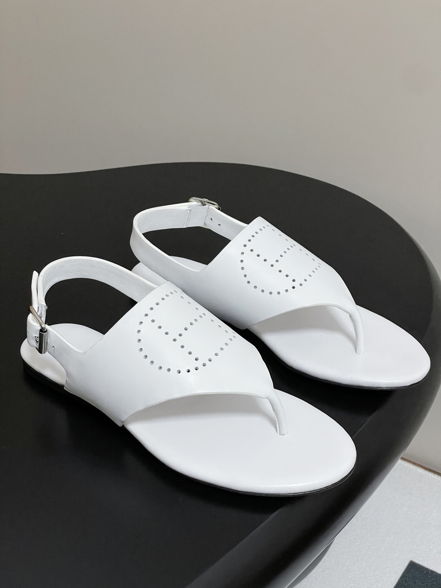 Hermès Hermes 爱马仕 H字母激光夹脚人字拖鞋平底凉拖鞋
