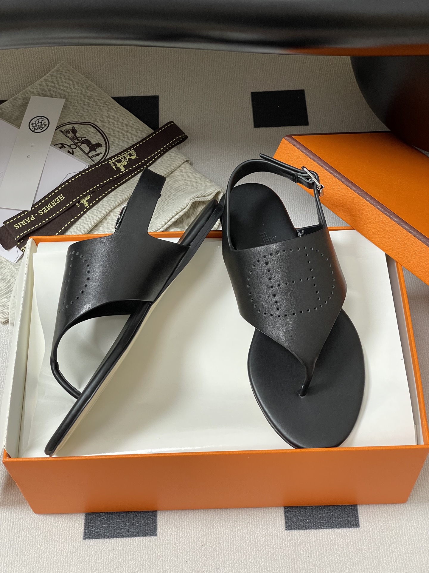 Hermès Hermes 爱马仕 H字母激光夹脚人字拖鞋平底凉拖鞋