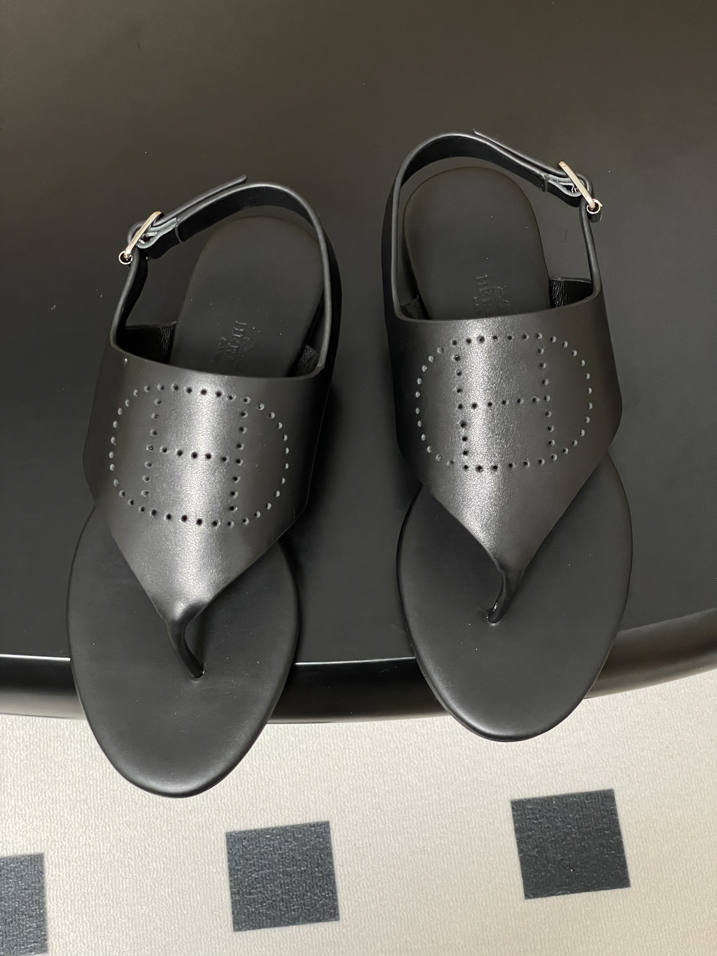 Hermès Hermes 爱马仕 H字母激光夹脚人字拖鞋平底凉拖鞋
