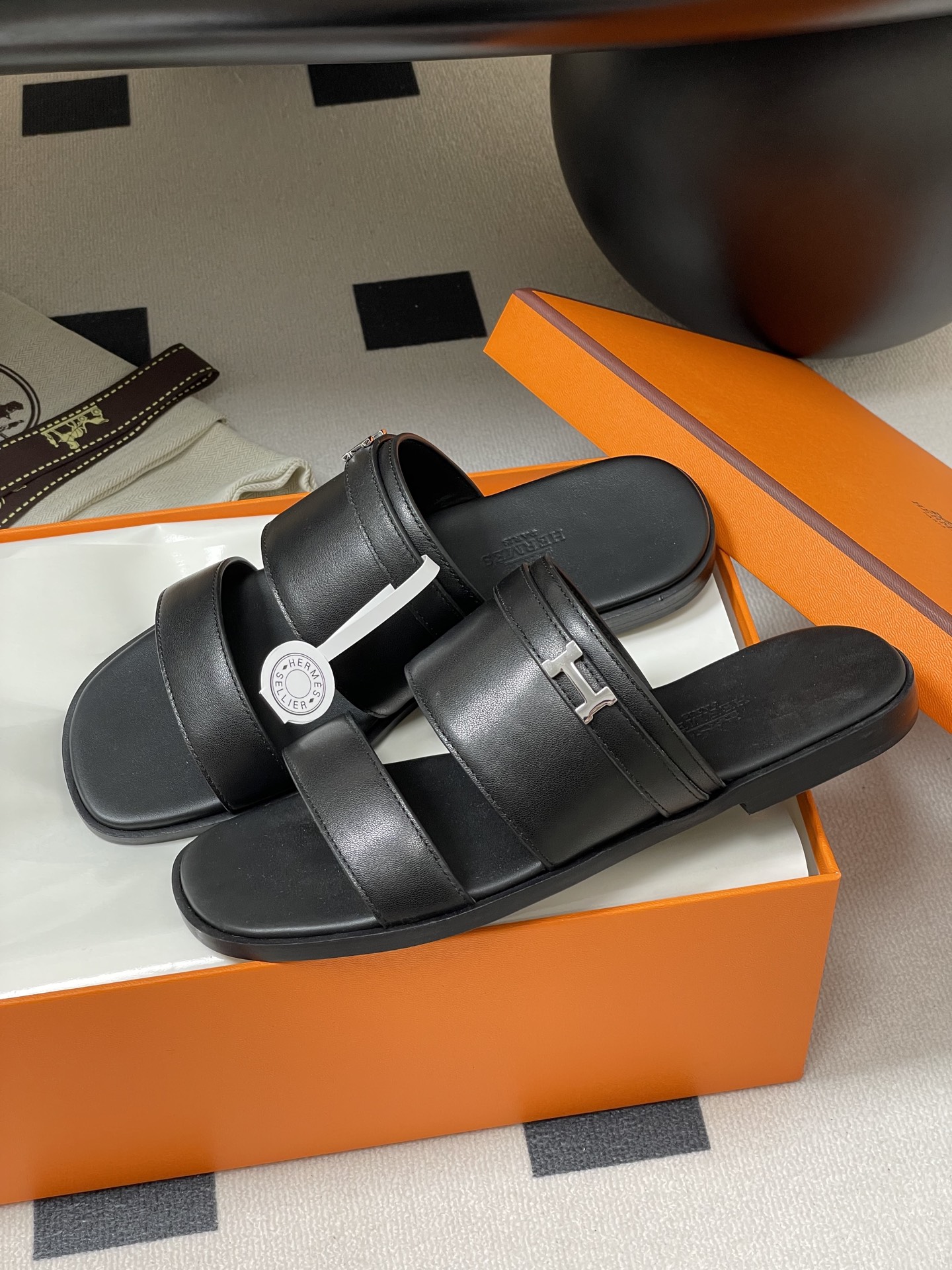Hermès Hermes 爱马仕 H字母激光夹脚人字拖鞋平底凉拖鞋