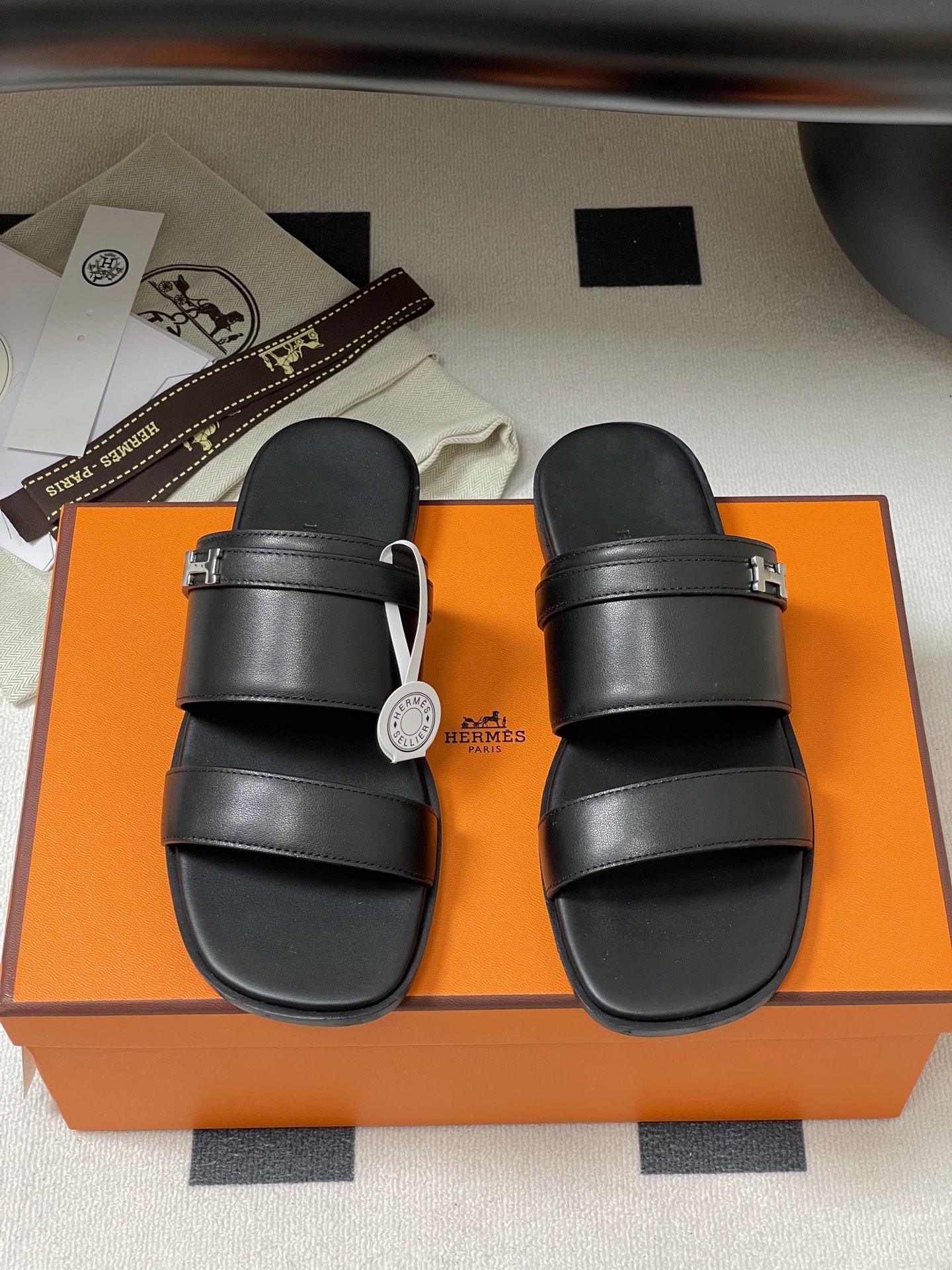Hermès Hermes 爱马仕 H字母激光夹脚人字拖鞋平底凉拖鞋