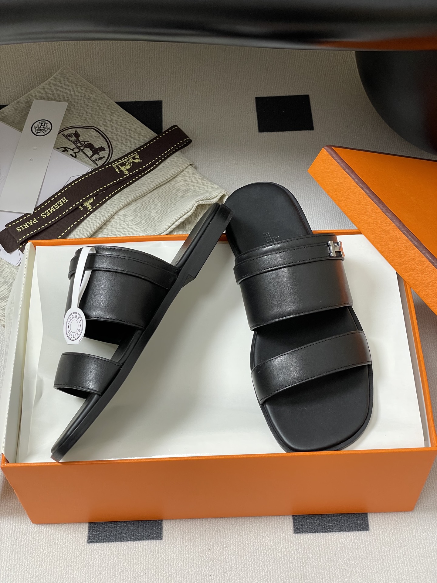 Hermès Hermes 爱马仕 H字母激光夹脚人字拖鞋平底凉拖鞋