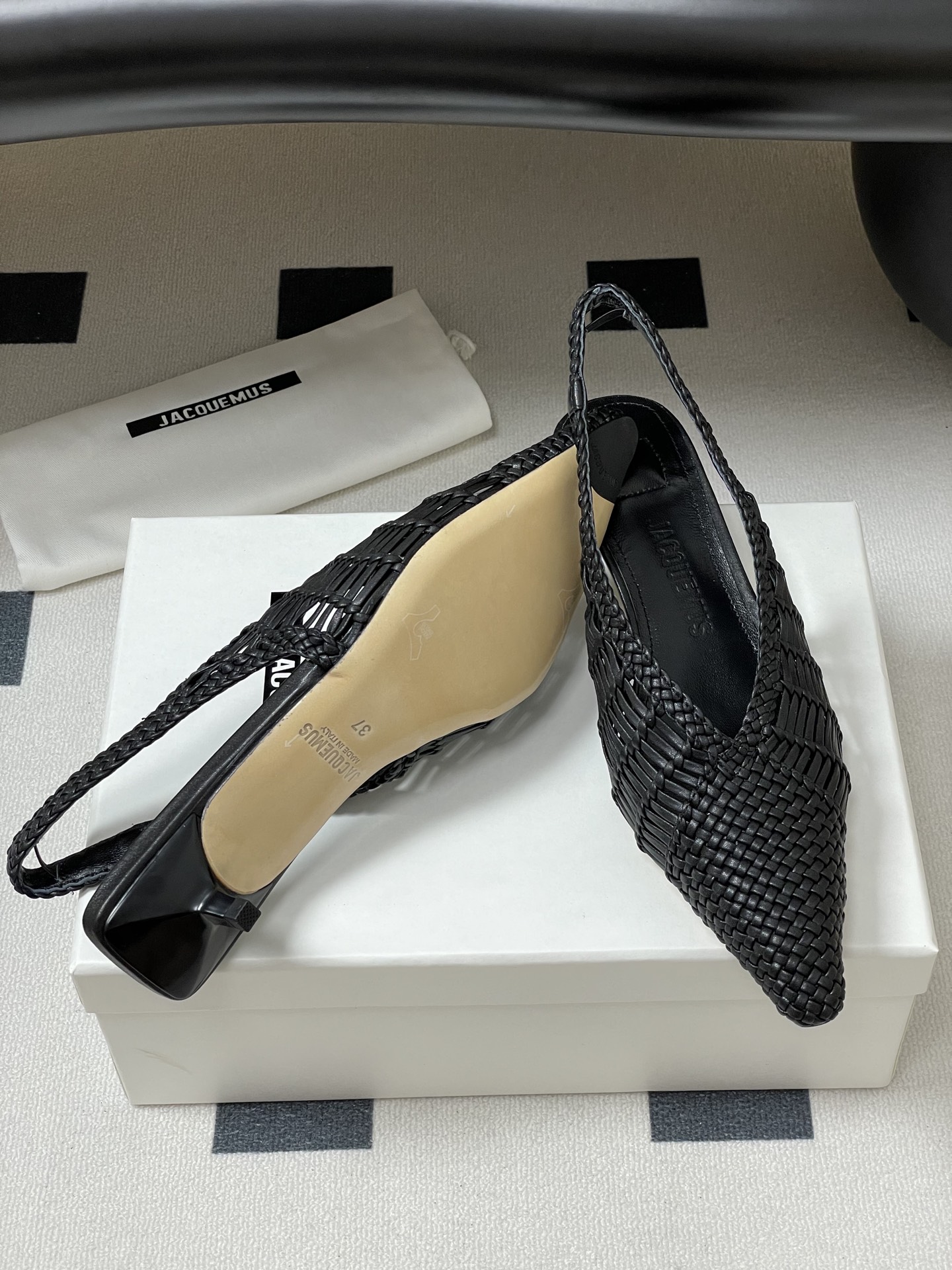 Jacquemus Woven Pointed-Toe Kitten Heel Slingbacks - Elegant and Chic 9 i1746559463057 6910 0 7