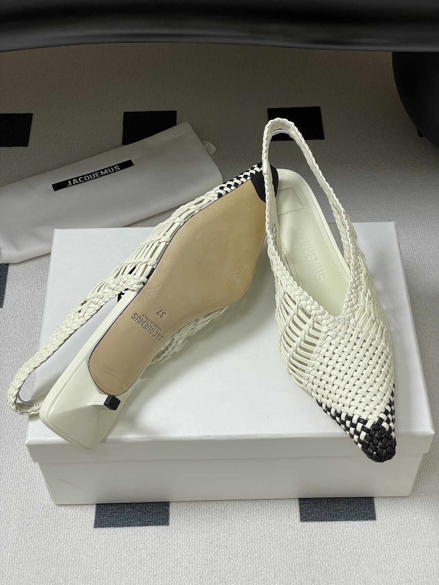 Jacquemus Woven Pointed-Toe Kitten Heel Slingbacks - Elegant and Chic 9 i1746559467205 3944 0 5