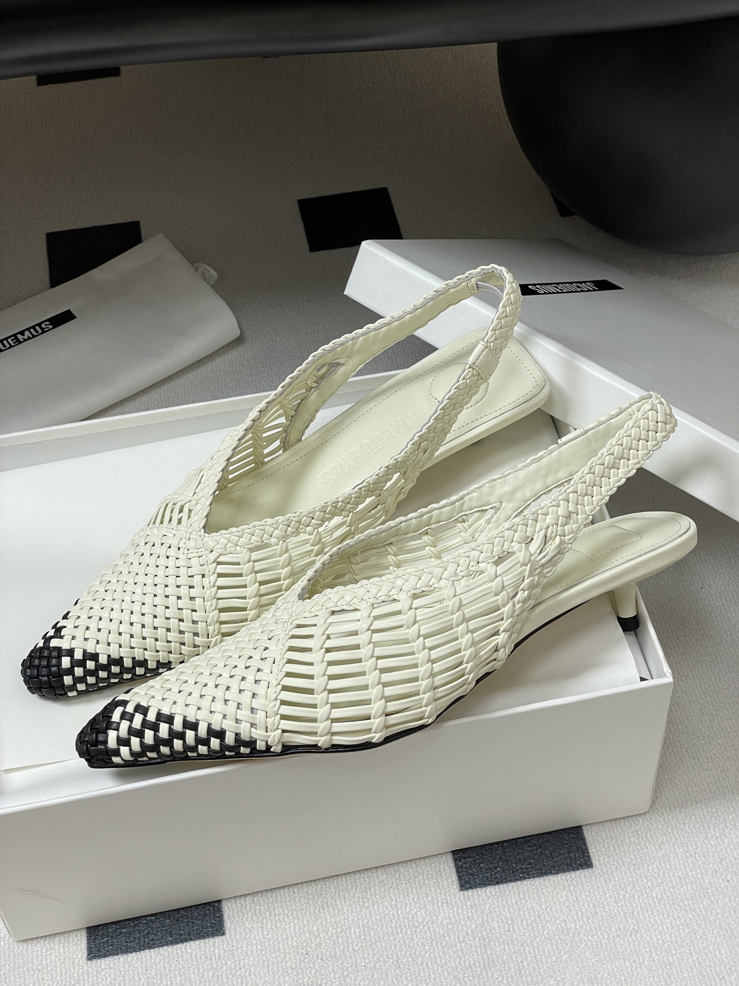 Jacquemus Woven Pointed-Toe Kitten Heel Slingbacks - Elegant and Chic 5 i1746559472720 2973 0 7