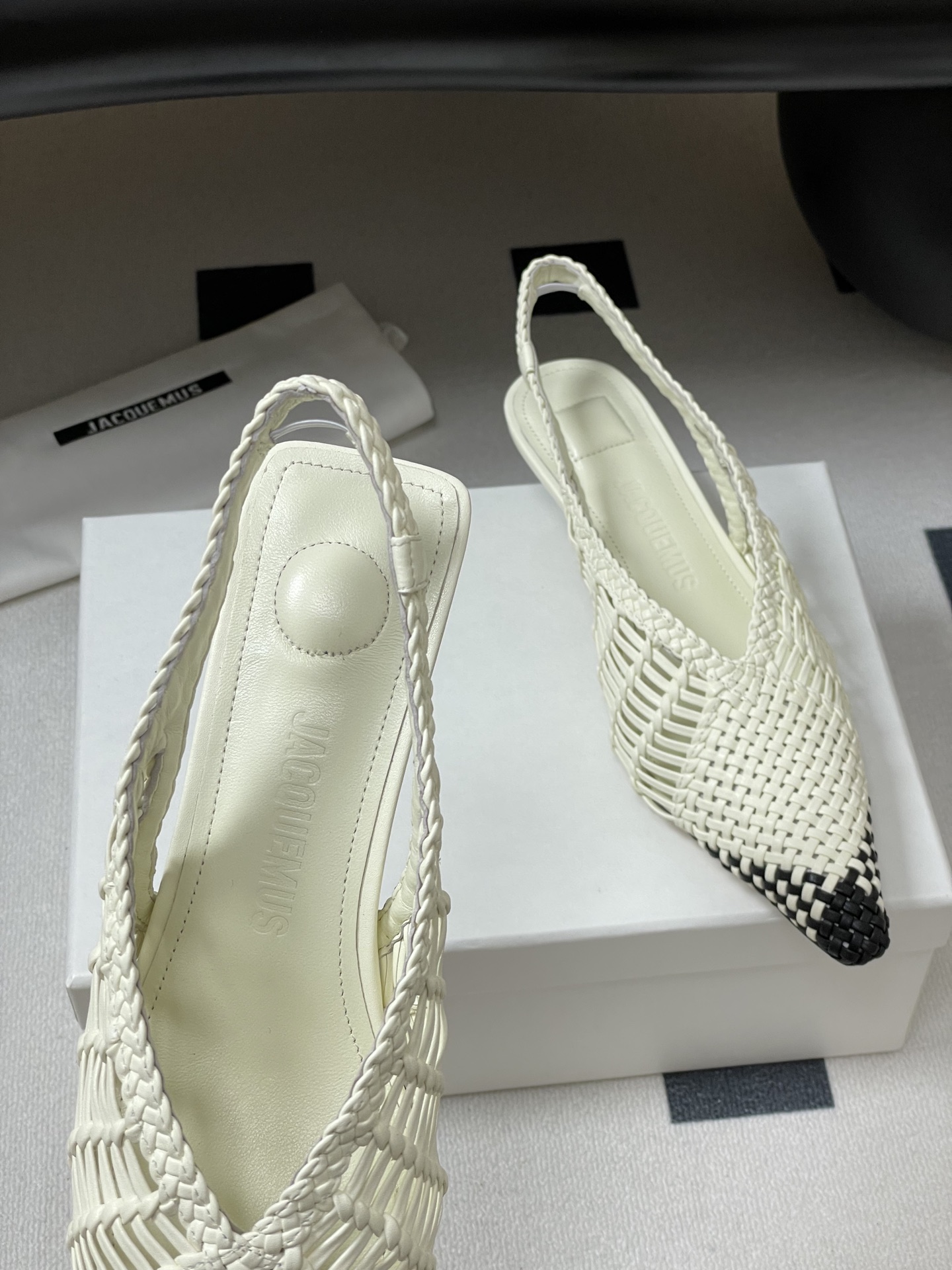 Jacquemus Woven Pointed-Toe Kitten Heel Slingbacks - Elegant and Chic 8 i1746559473012 5073 0 4