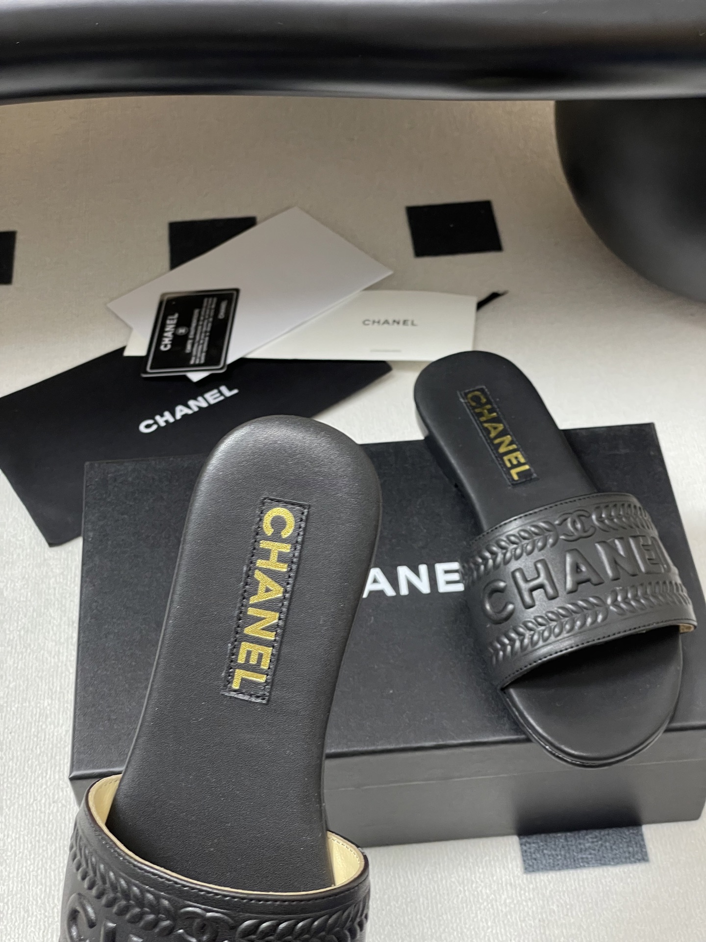 Chanel Women's Black Lambskin Flat Sandals Slides With Embroidered Logo 8 i1746636085555 3300 0 4