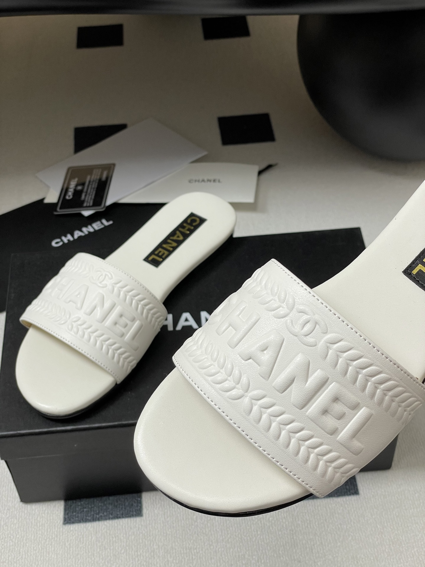 Chanel Women's White Leather Flat Slide Sandals With Embroidered Logo 10 i1746636099784 6240 0 5