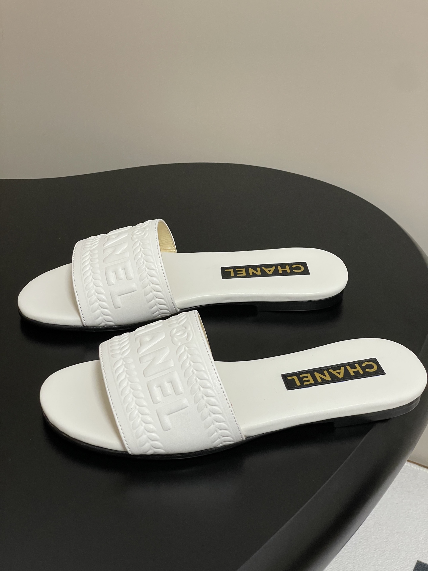 Chanel Women's White Leather Flat Slide Sandals With Embroidered Logo 4 i1746636099830 6018 0 7
