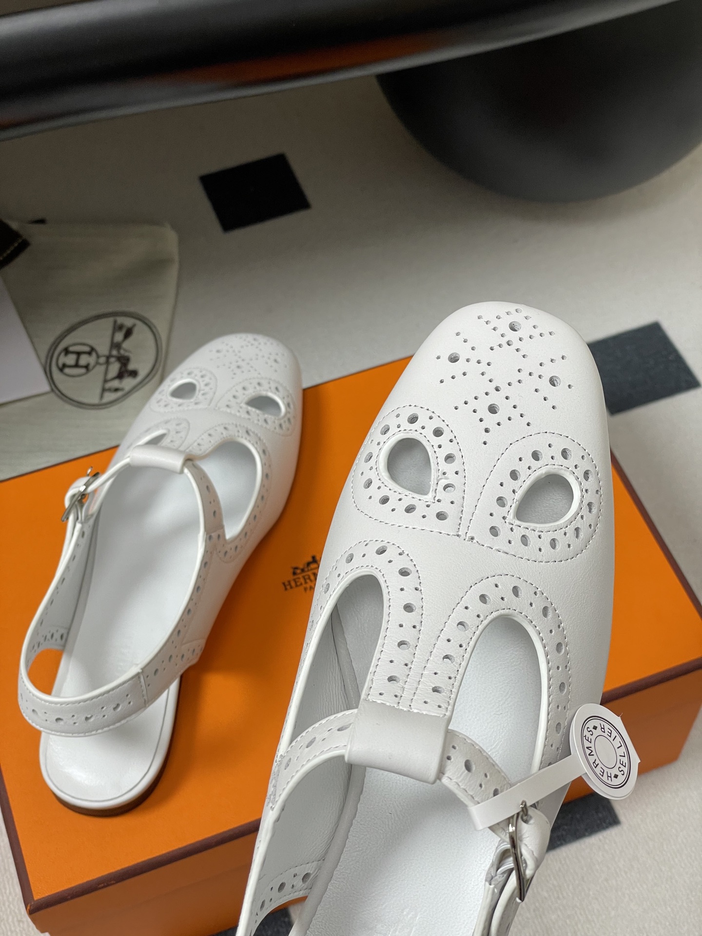 Hermes Women's Khea White Leather Derbies Mary Jane Ghillies Shoes 10 i1746642160826 9903 0 6