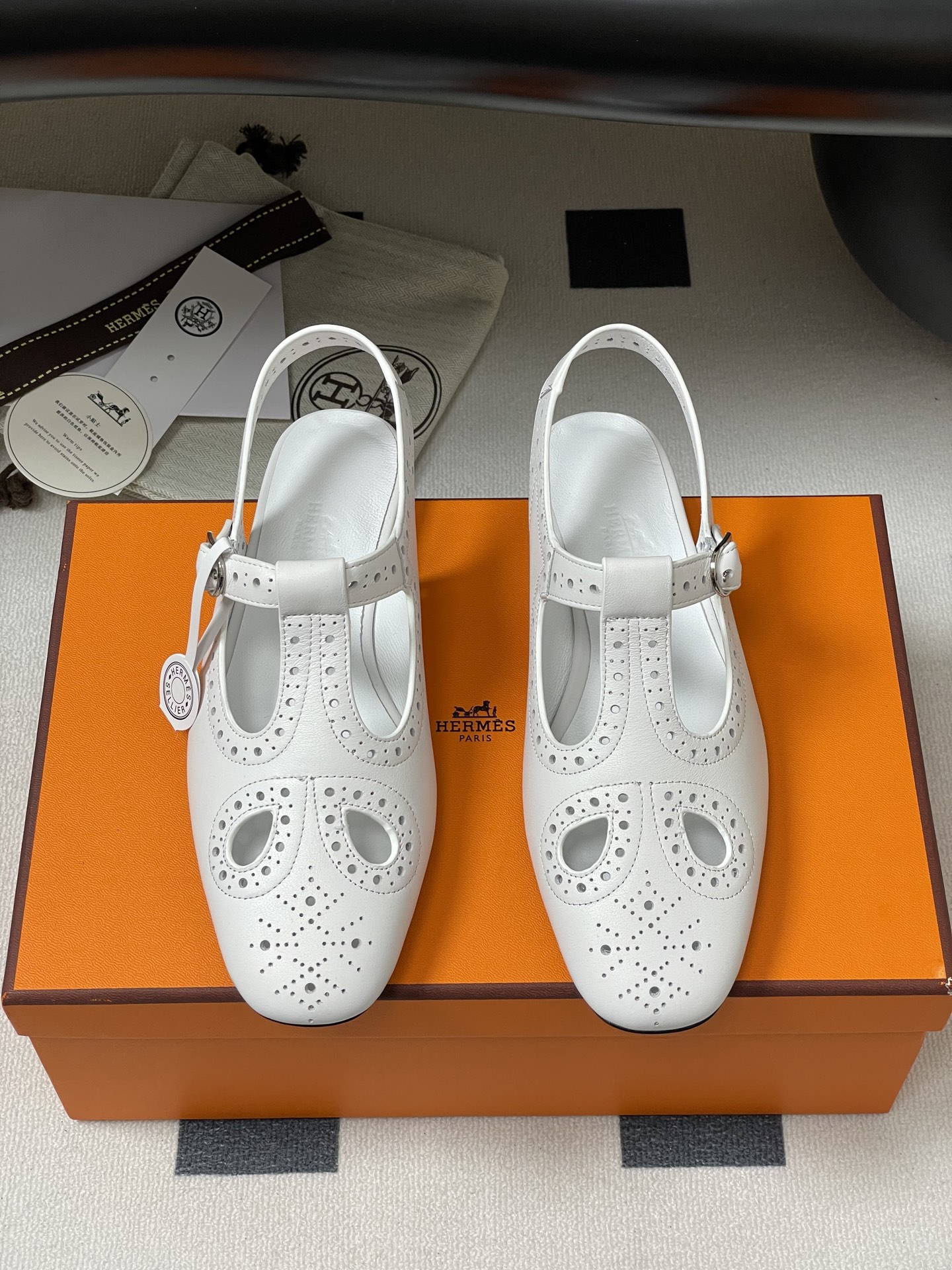 Hermes Women's Khea White Leather Derbies Mary Jane Ghillies Shoes 6 i1746642165939 9177 0 3