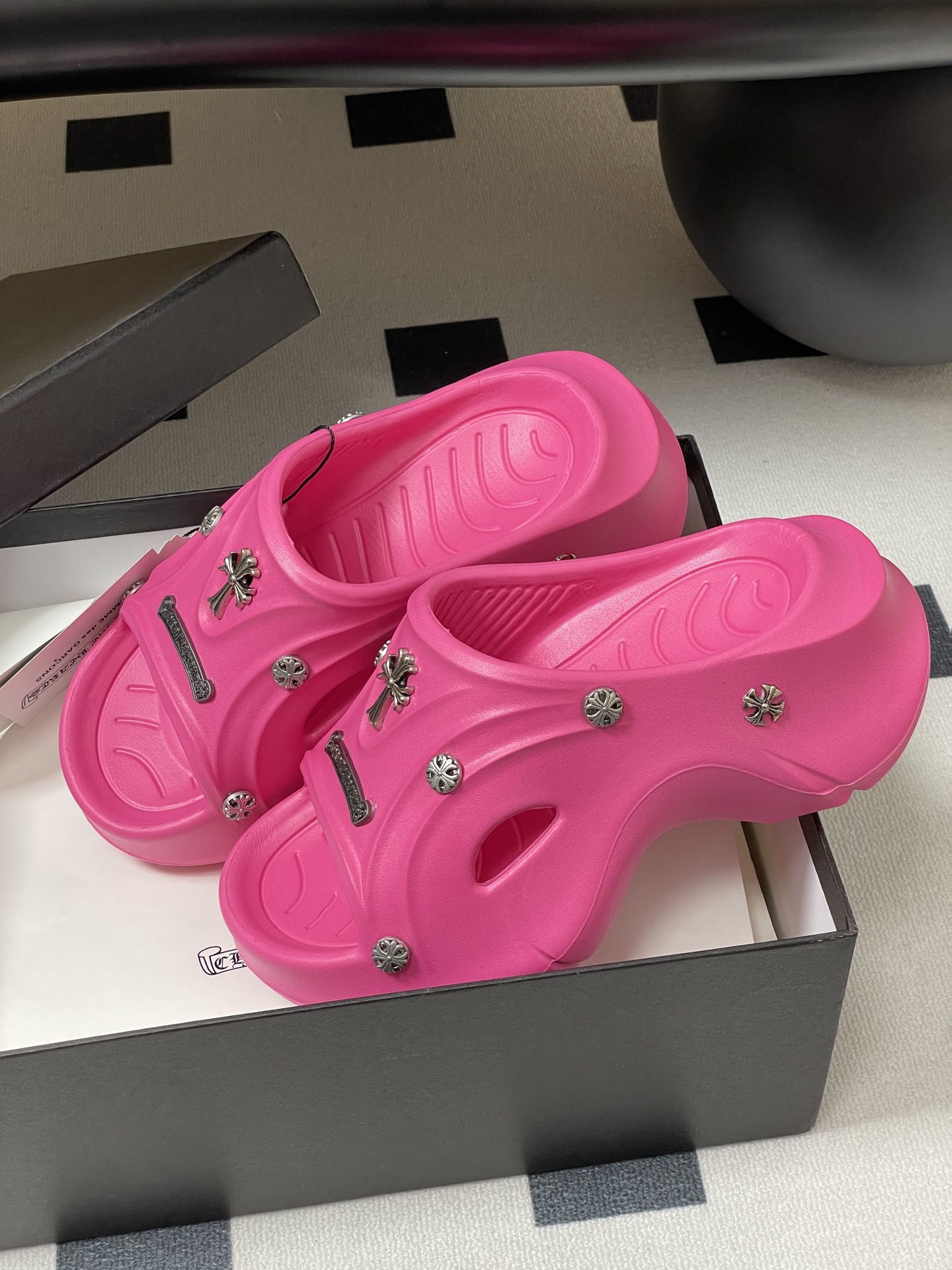 Trendy Chromehearts Punk Slippers: Y2K Style, 7cm High, Korean Version. - 图片 4