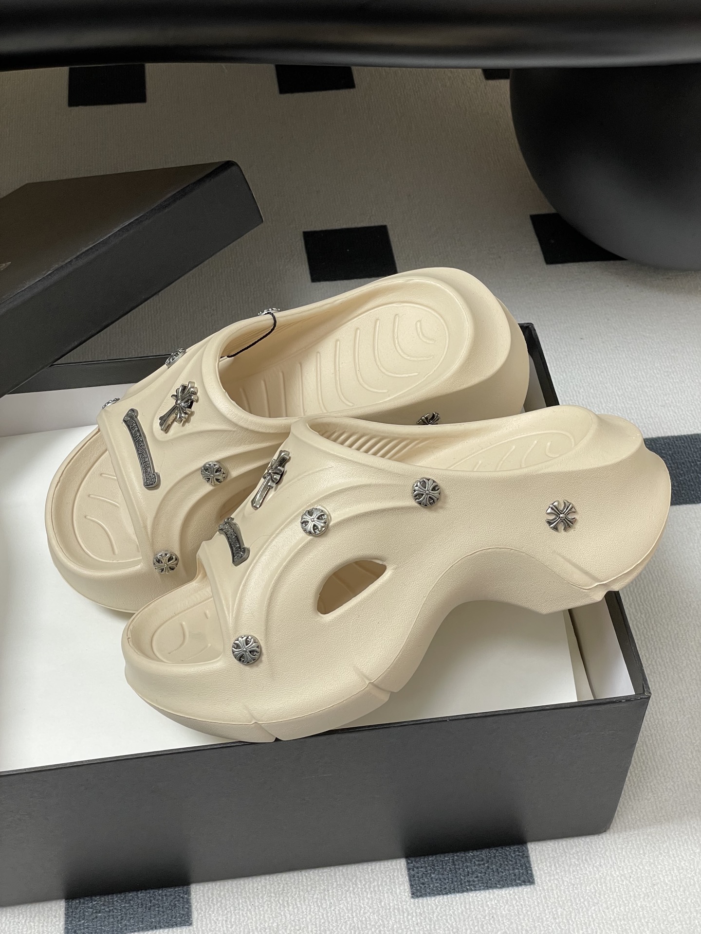 Trendy Chromehearts Cromey Slippers: Y2K Punk Style, 7cm High, Korean Version. - 图片 4