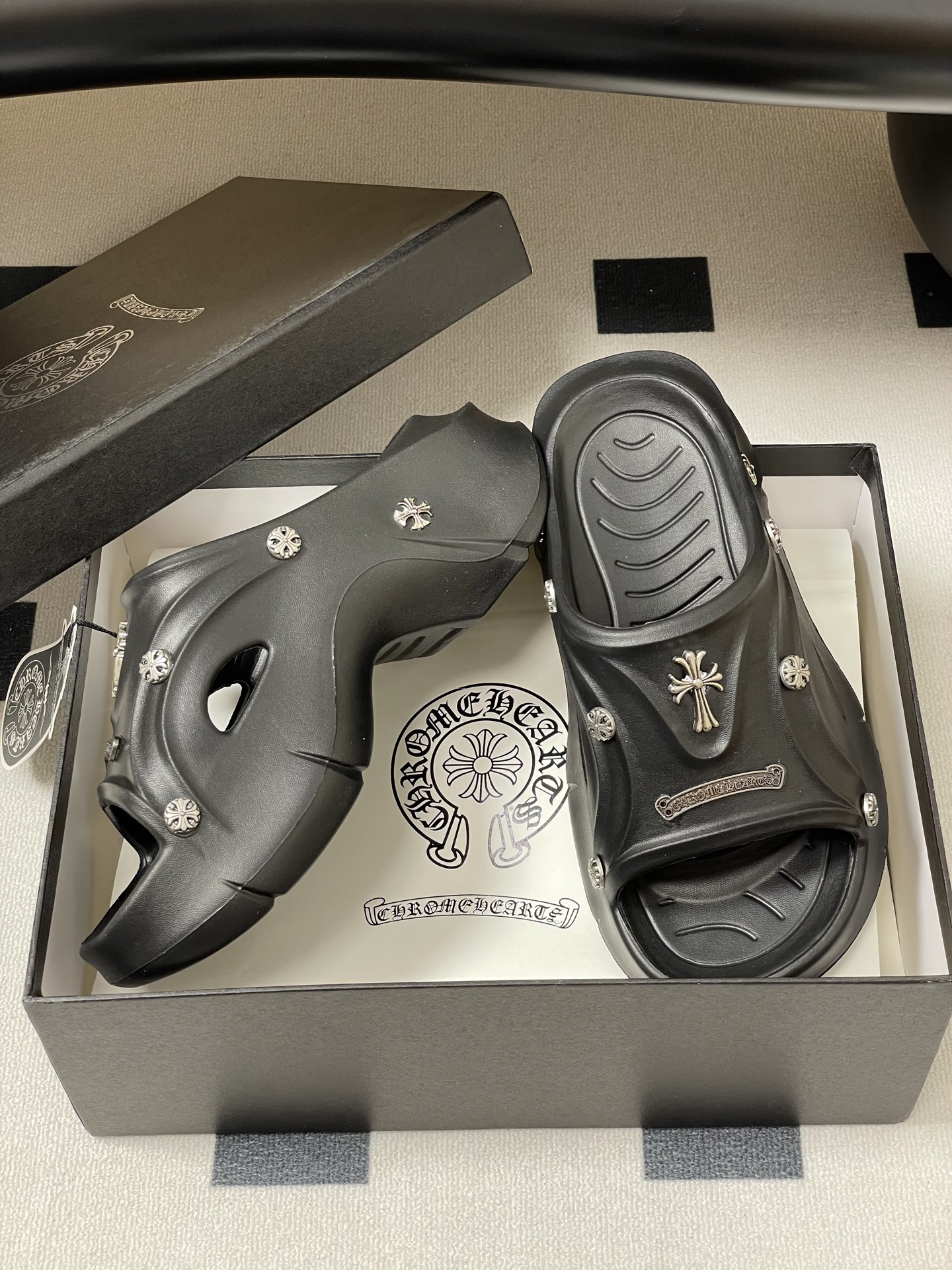 Chromehearts Y2K Punk Slippers: Big, Nice, and Popular Lazy Footwear for Summer - 图片 6