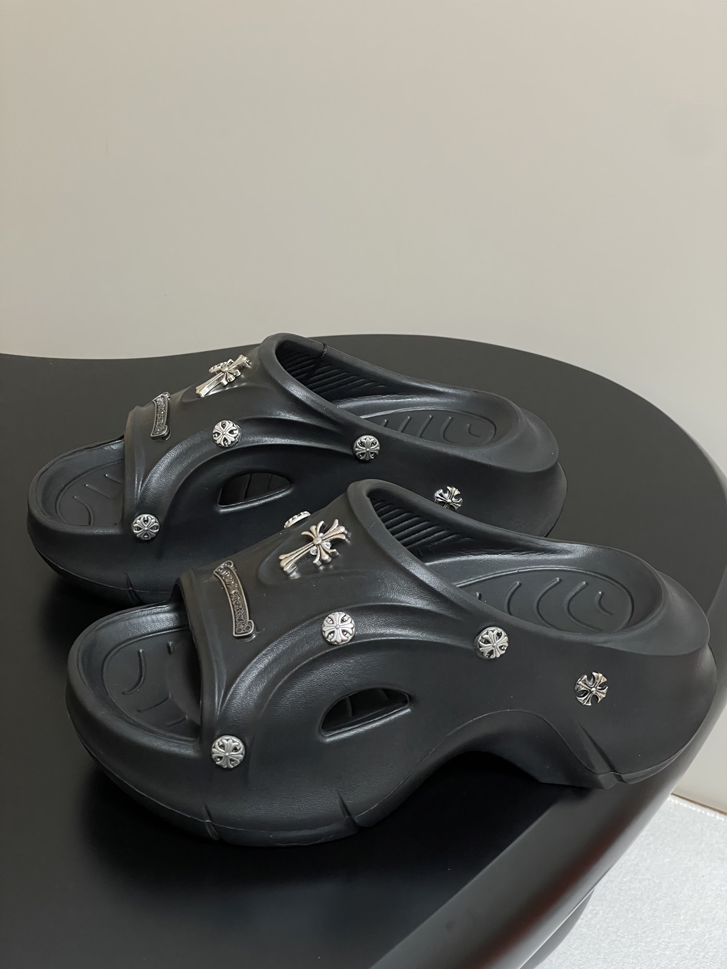 Chromehearts Y2K Punk Slippers: Big, Nice, and Popular Lazy Footwear for Summer - 图片 3