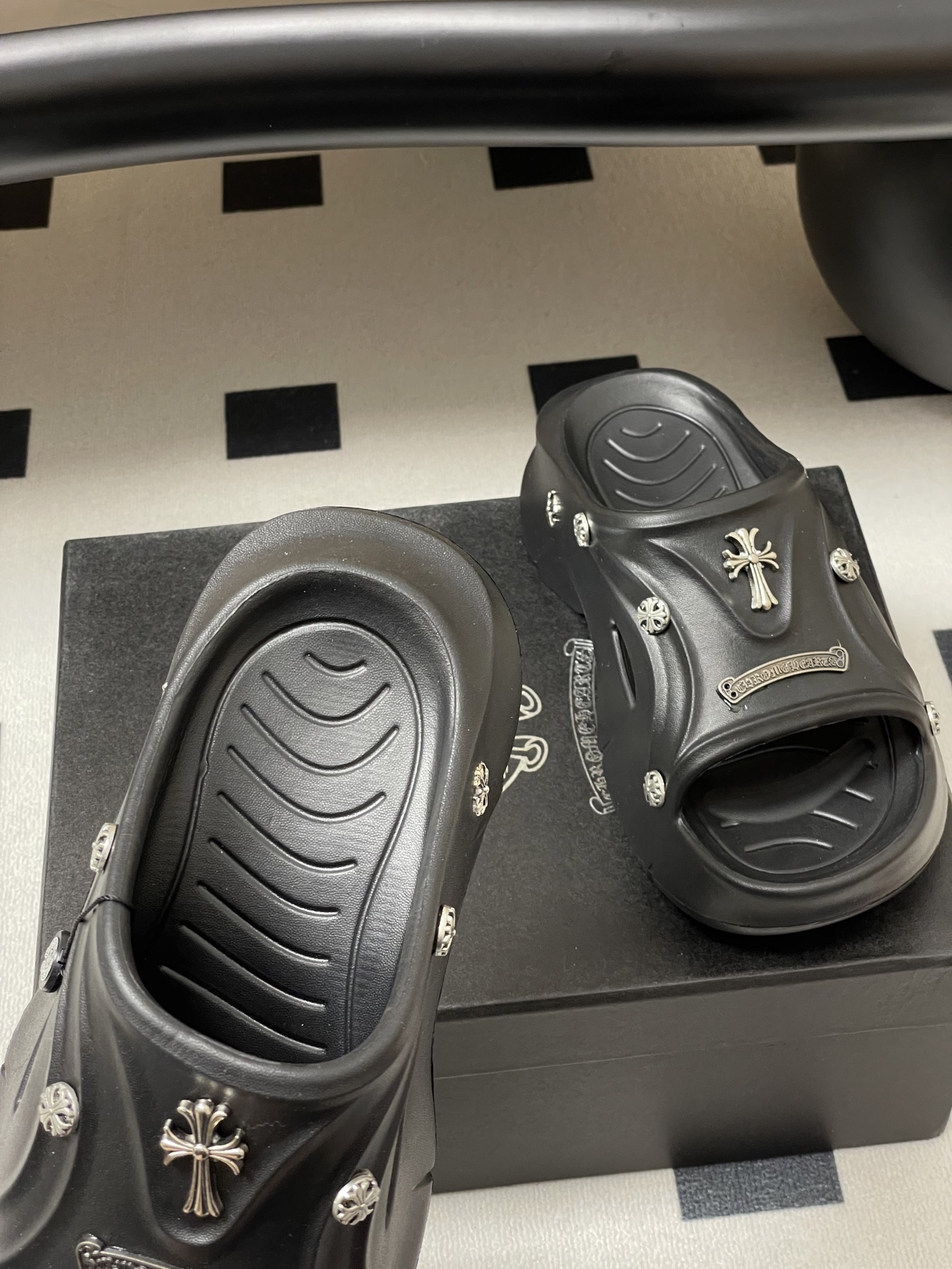 Chromehearts Y2K Punk Slippers: Big, Nice, and Popular Lazy Footwear for Summer - 图片 7
