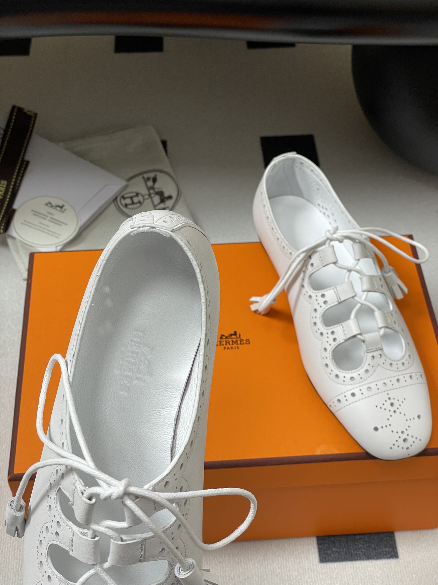 Hermes Khea Derbies: White Leather Lace-Up Brogue Flat Shoes 8 i1746737753662 2349 0 1