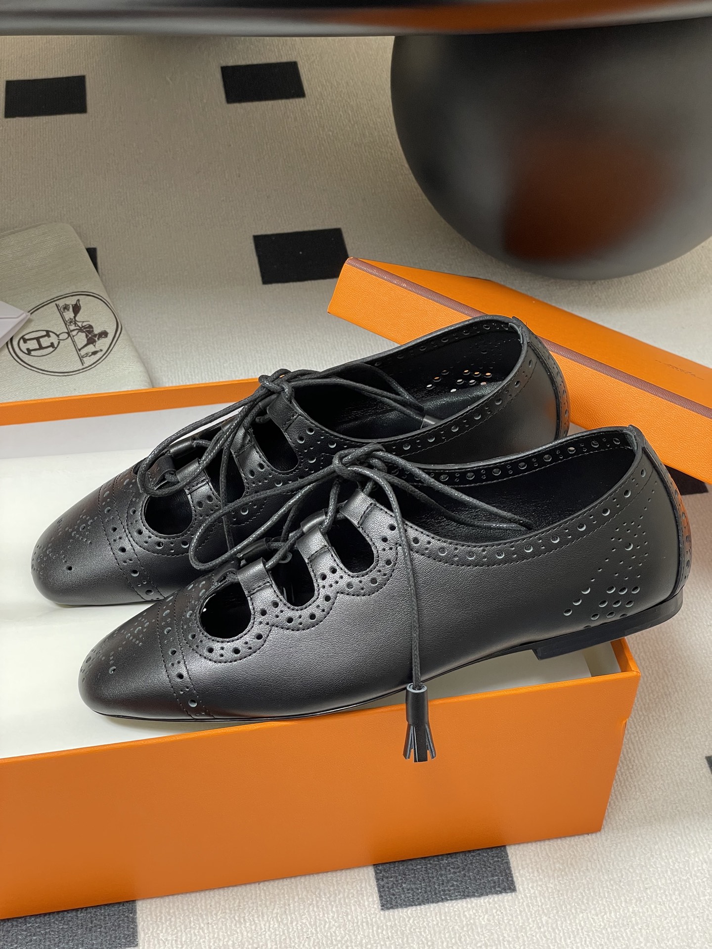 Hermes Women's Black Leather Khea Derby Shoes Brogue Pointed Toe 5 i1746737772846 2760 0 7