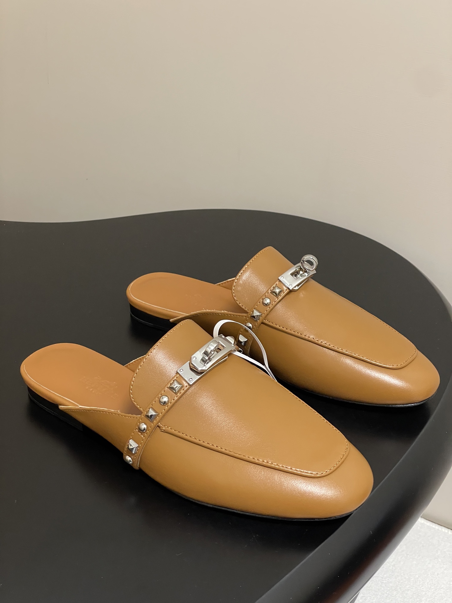 Hermès Hermes 爱马仕 H家 Oz铆钉穆勒鞋 Kelly扣包头半拖鞋 H 半拖 25ss新版面