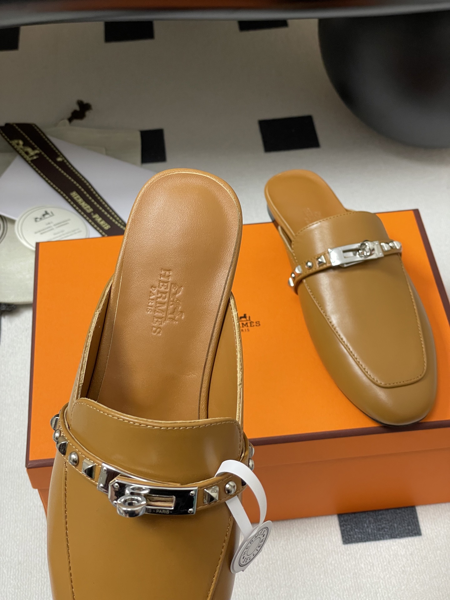 Hermès Hermes 爱马仕 H家 Oz铆钉穆勒鞋 Kelly扣包头半拖鞋 H 半拖 25ss新版面