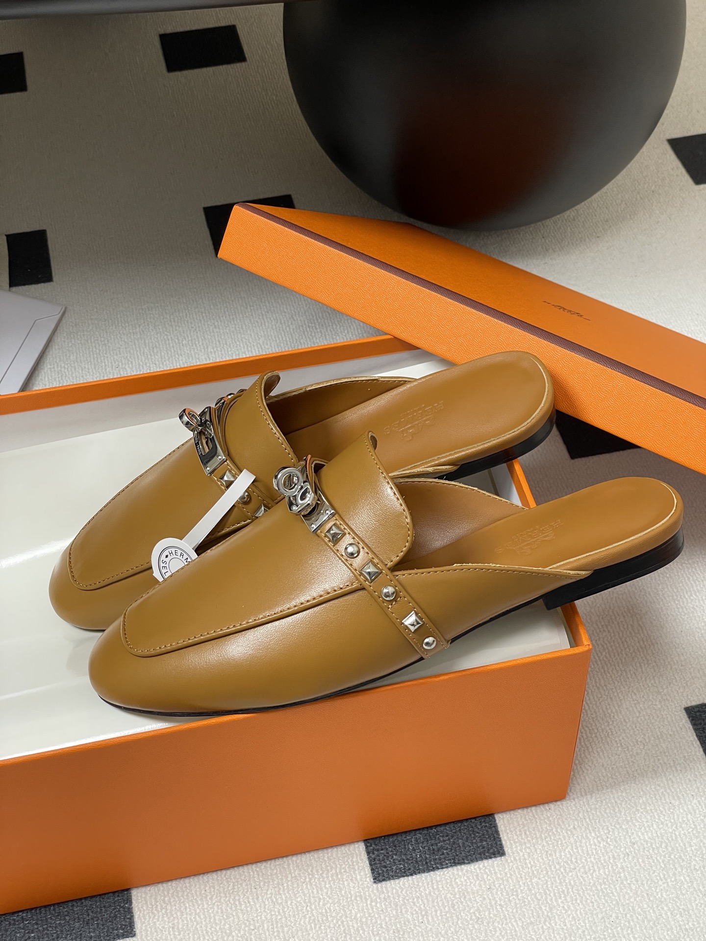 Hermès Hermes 爱马仕 H家 Oz铆钉穆勒鞋 Kelly扣包头半拖鞋 H 半拖 25ss新版面