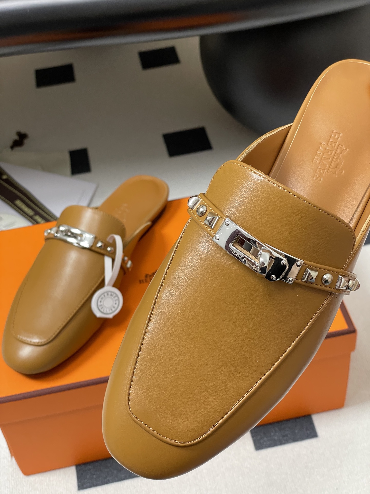 Hermès Hermes 爱马仕 H家 Oz铆钉穆勒鞋 Kelly扣包头半拖鞋 H 半拖 25ss新版面