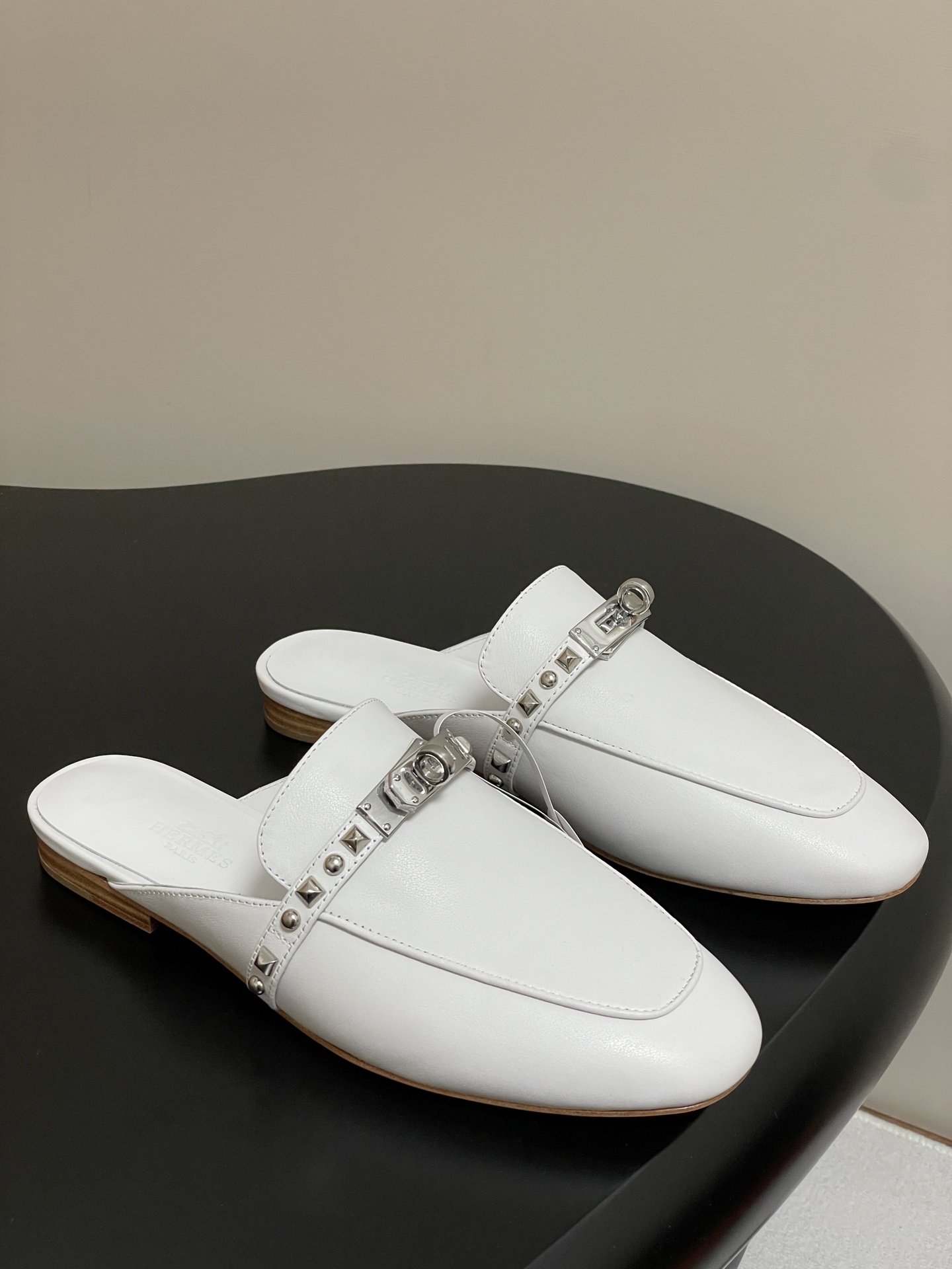 Hermès Hermes 爱马仕 H家 Oz铆钉穆勒鞋 Kelly扣包头半拖鞋 H 半拖 25ss新版面
