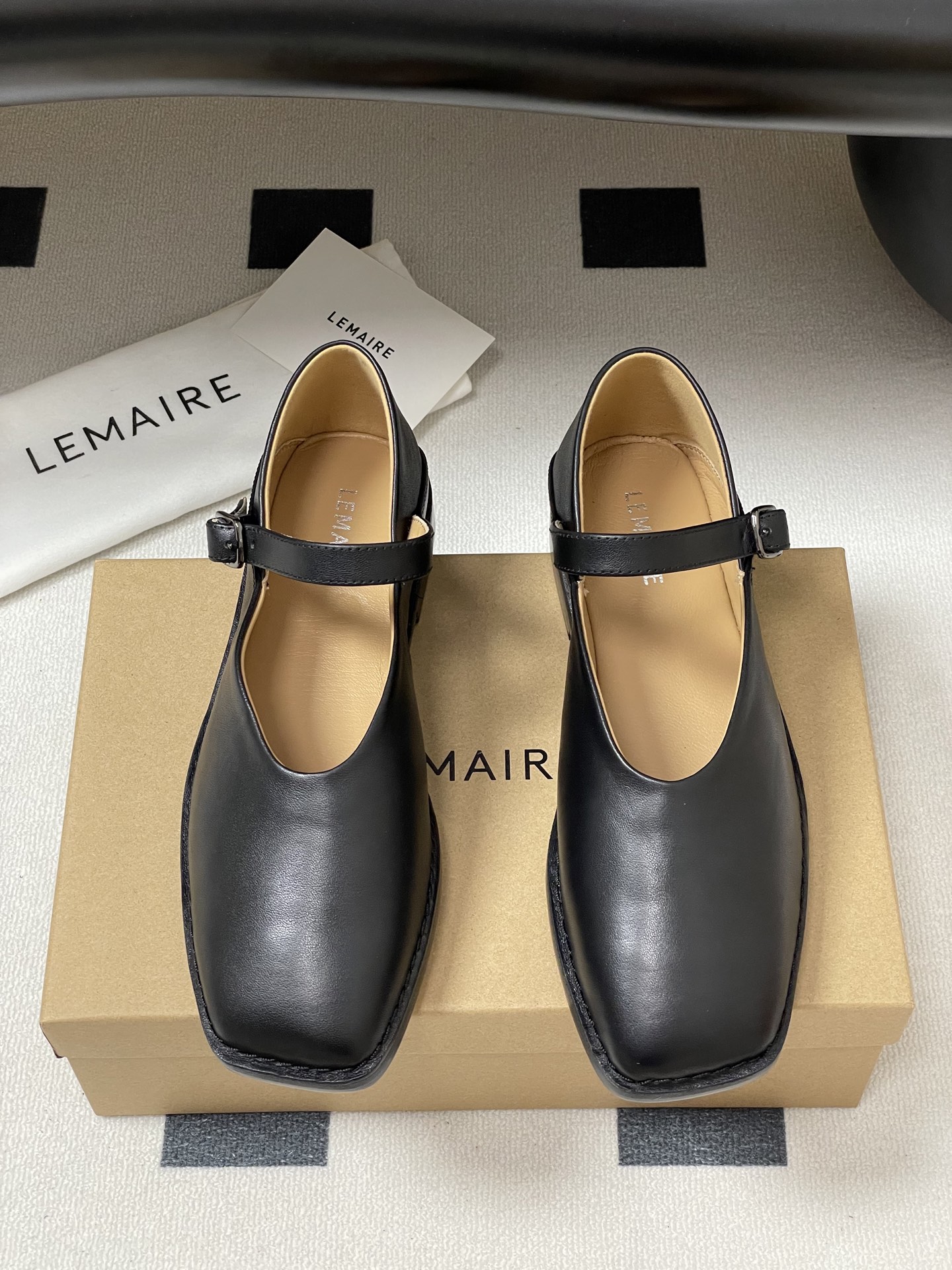Lemaire 2025s Mary Jane Ballerina Flats: Elegant and Refined Design with Premium Materials - 图片 5