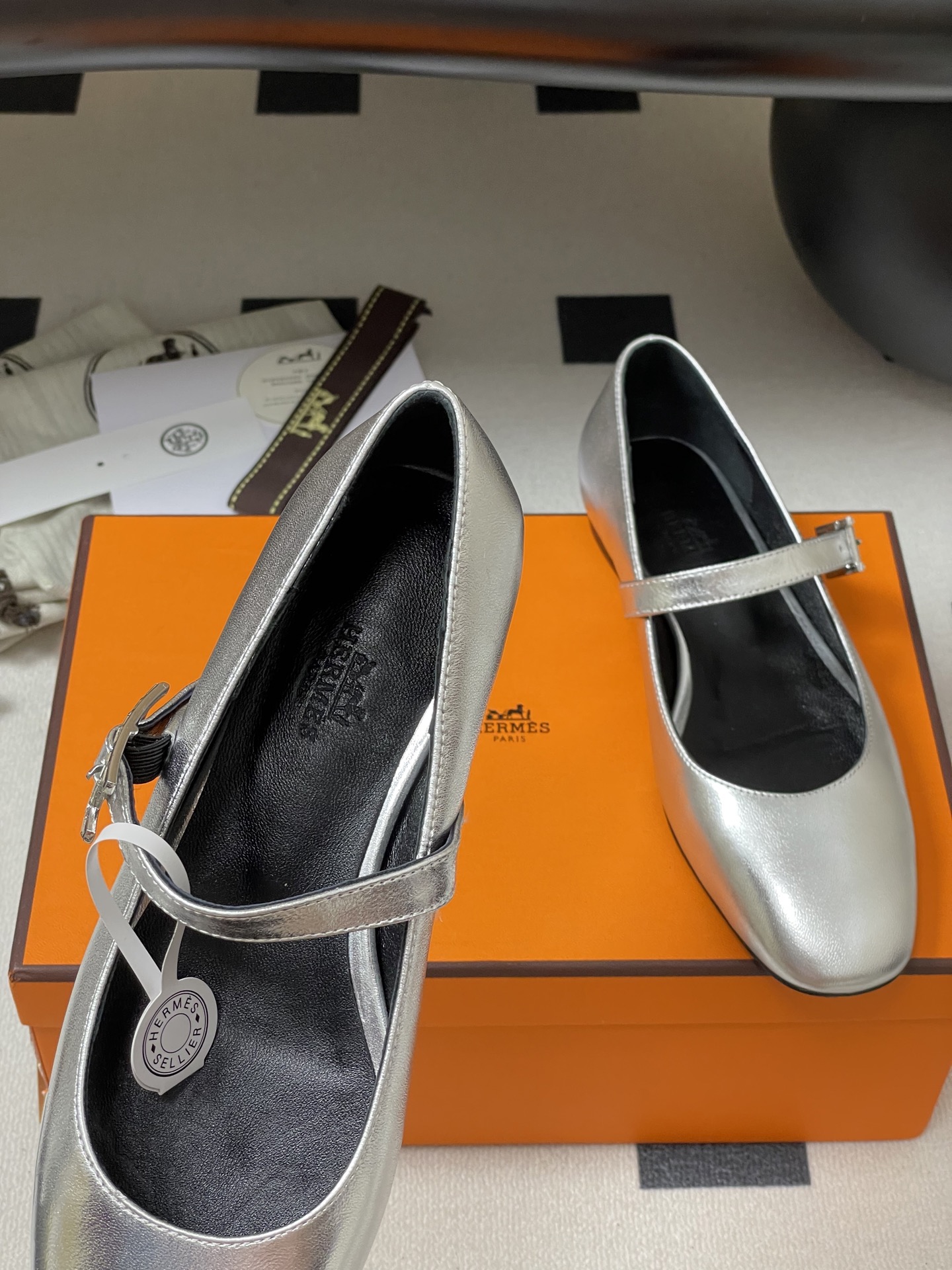 顶级品质Hermes 爱马仕🐎 H家25s早春新款 Jane系列H扣芭蕾舞鞋H字母钻扣玛丽珍平底单鞋小方 顶级品质Hermes 爱马仕🐎 H家25s早春新款 Jane系列H扣芭蕾舞鞋H字母钻扣玛丽珍平底单鞋小方