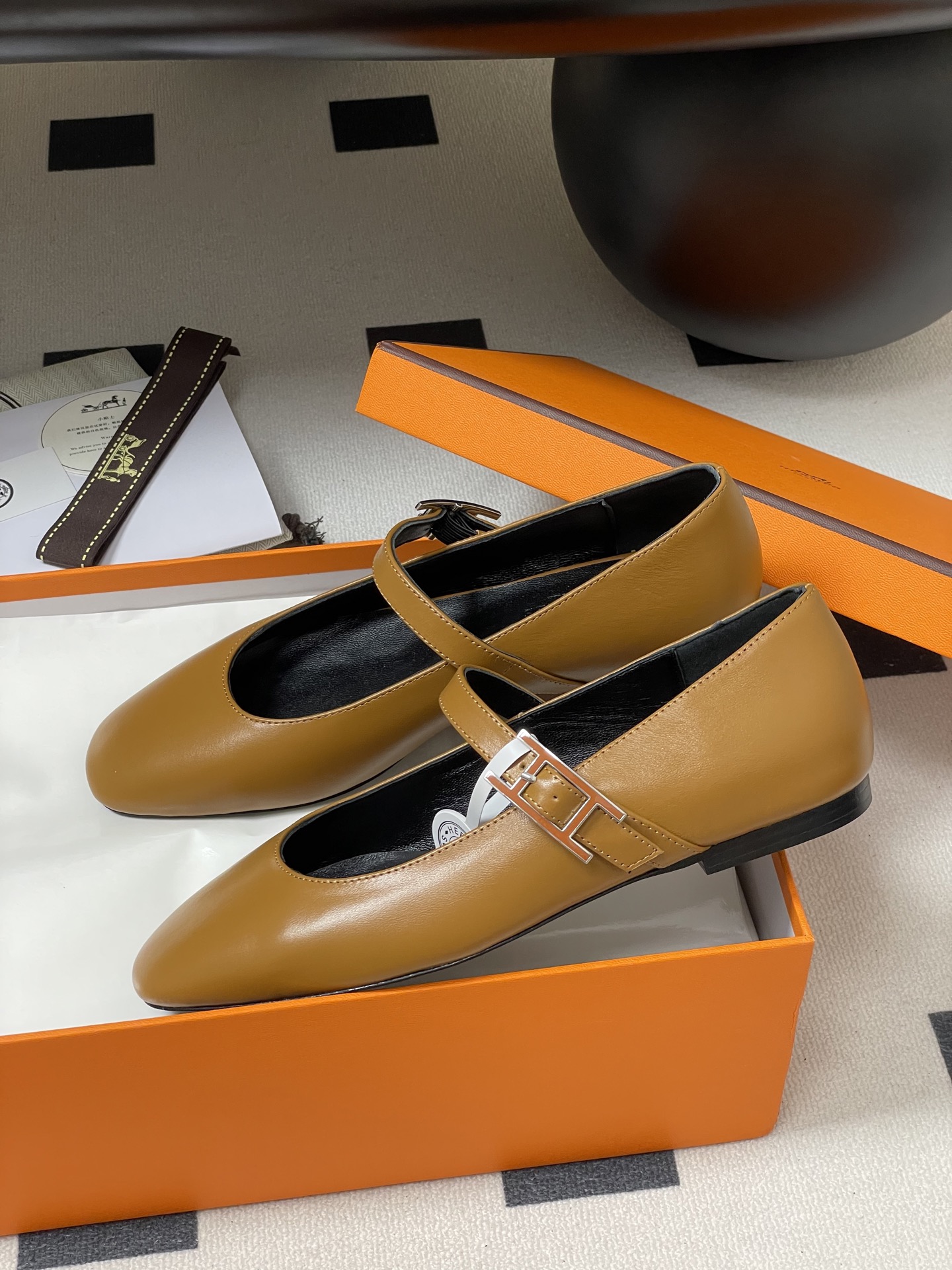 顶级品质Hermes 爱马仕🐎 H家25s早春新款 Jane系列H扣芭蕾舞鞋H字母钻扣玛丽珍平底单鞋小方 顶级品质Hermes 爱马仕🐎 H家25s早春新款 Jane系列H扣芭蕾舞鞋H字母钻扣玛丽珍平底单鞋小方