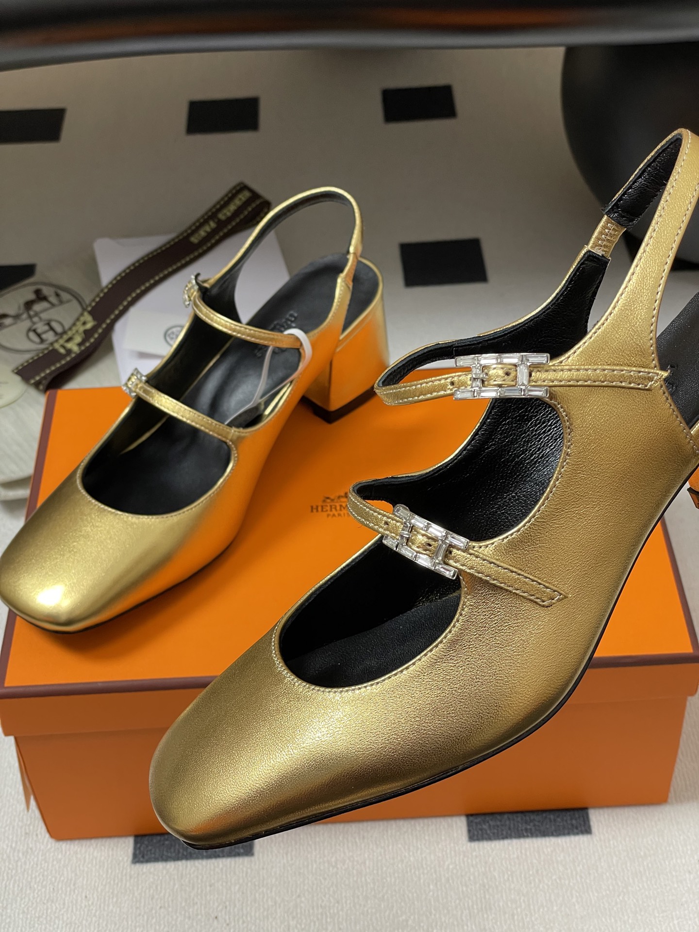 顶级品质Hermes 爱马仕🐎 H家25s早春新款 Jackie系列H扣玛丽珍鞋H字母钻扣二带后空凉鞋高
