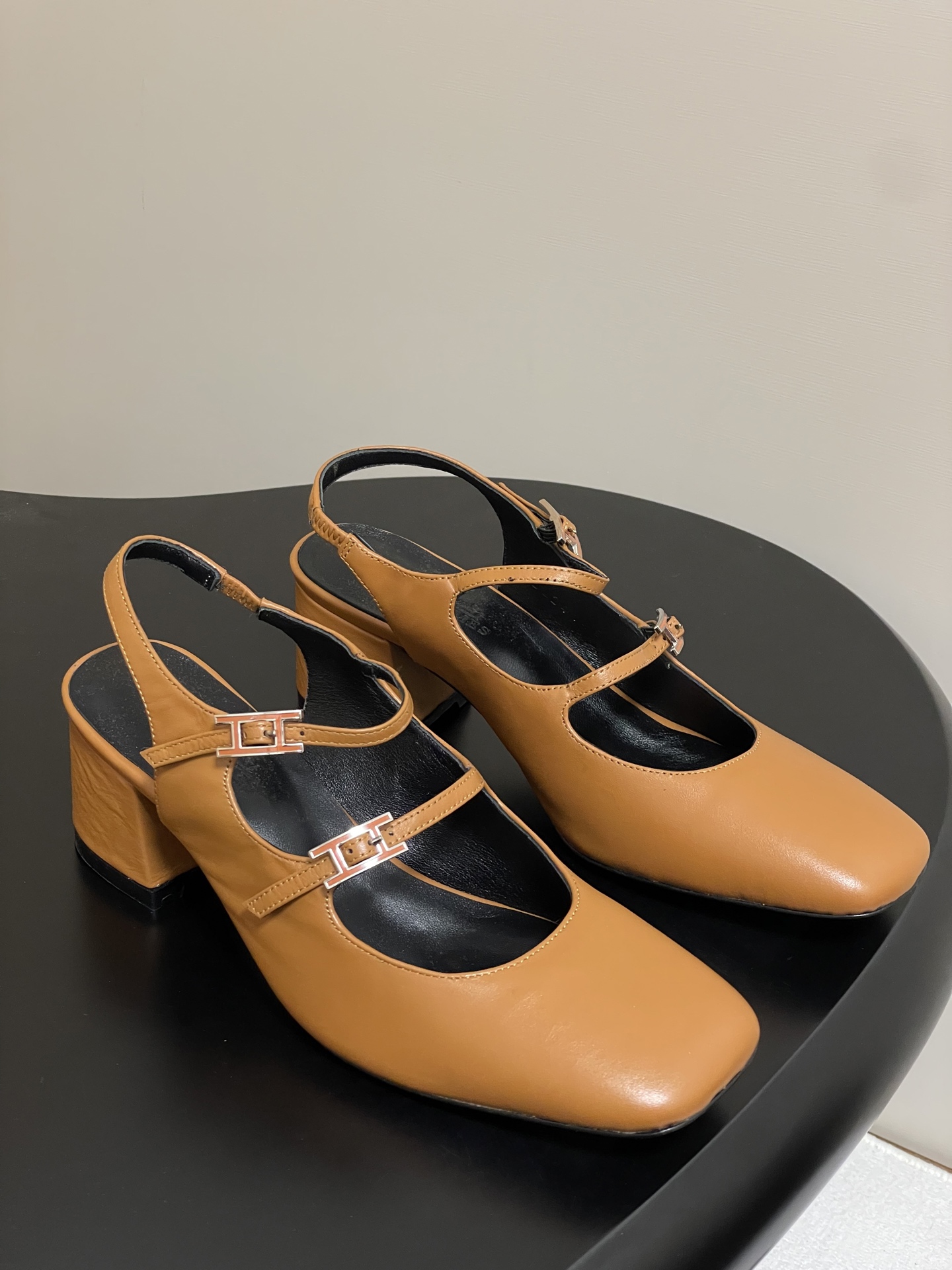 顶级品质Hermes 爱马仕🐎 H家25s早春新款 Jackie系列H扣玛丽珍鞋H字母钻扣二带后空凉鞋高