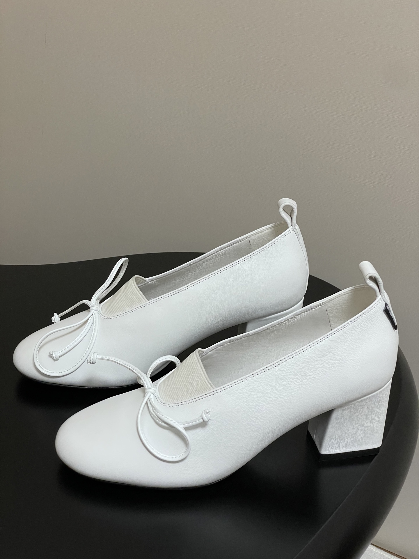 Miu Miu Bow-Embellished Leather Mary Jane Pumps, White, Heel Height 6.5cm 3 i1750195031380 3212 0 7