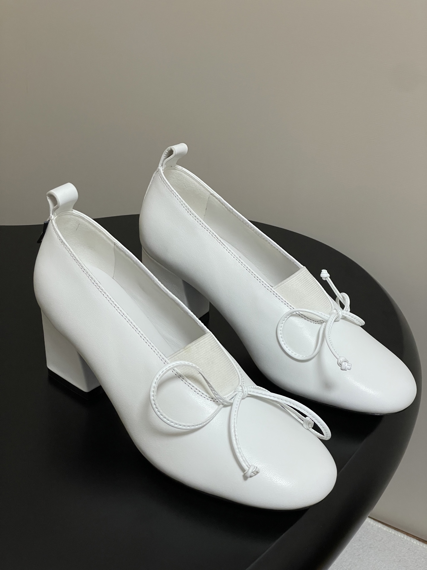 Miu Miu Bow-Embellished Leather Mary Jane Pumps, White, Heel Height 6.5cm 1 i1750195031423 6537 0 6