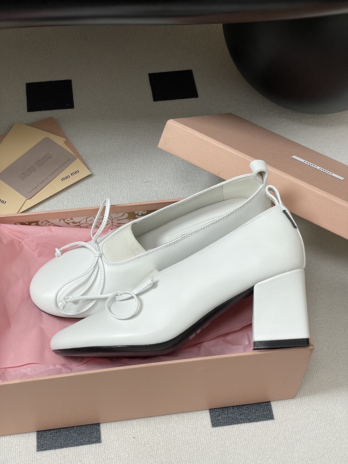 Miu Miu Bow-Embellished Leather Mary Jane Pumps, White, Heel Height 6.5cm 4 i1750195032798 1697 0 5