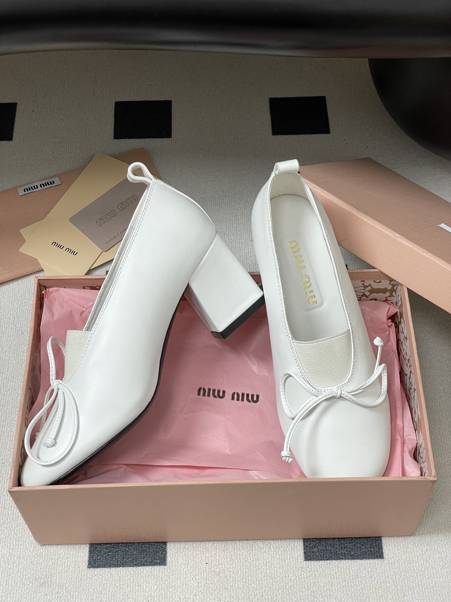 Miu Miu Bow-Embellished Leather Mary Jane Pumps, White, Heel Height 6.5cm 6 i1750195034870 722 0 4