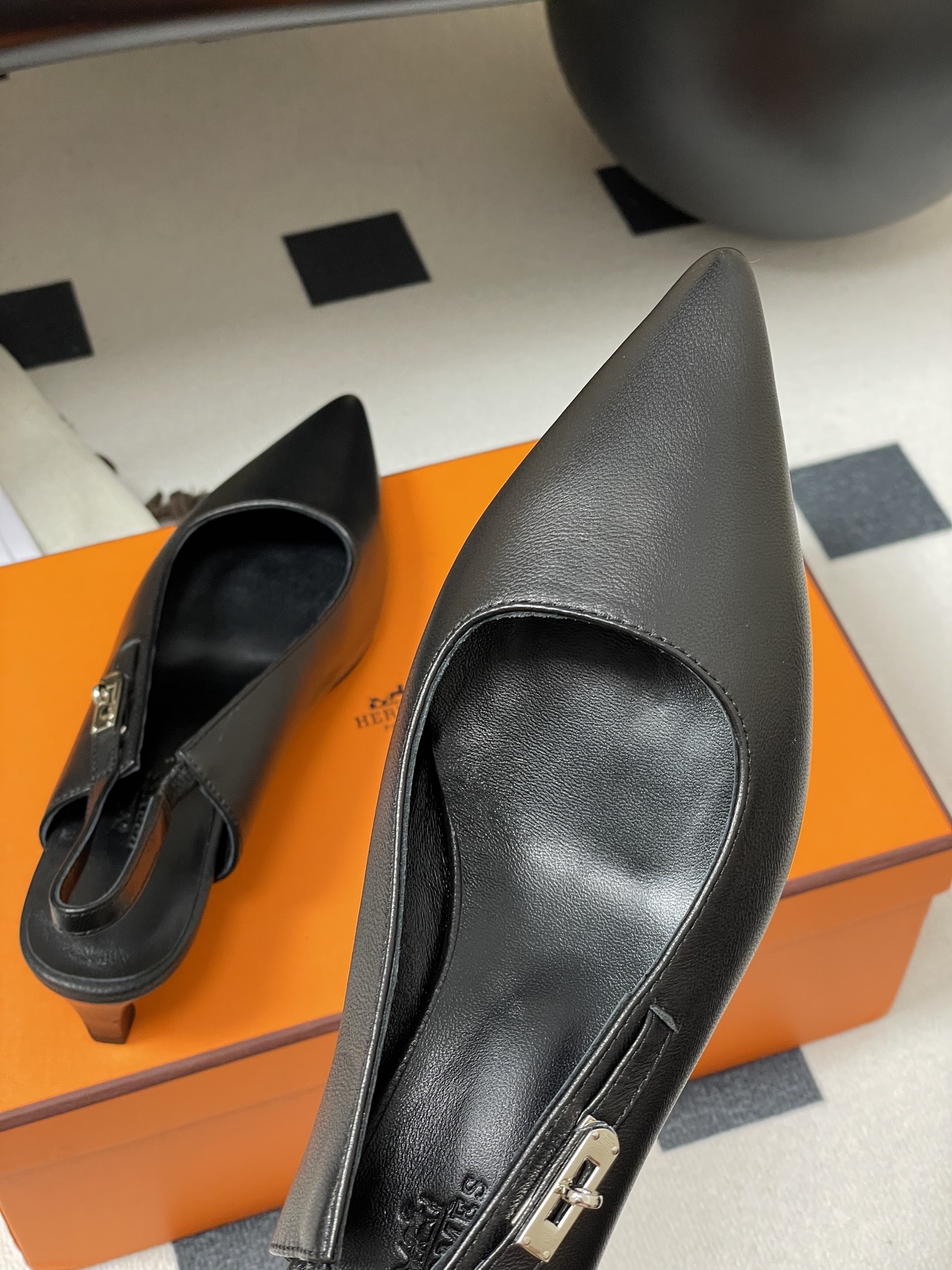 Hermès Kelly Buckle Slingback Pumps - Pointed Toe Kitten Heel Shoes 10 i1750281543772 331 0 3