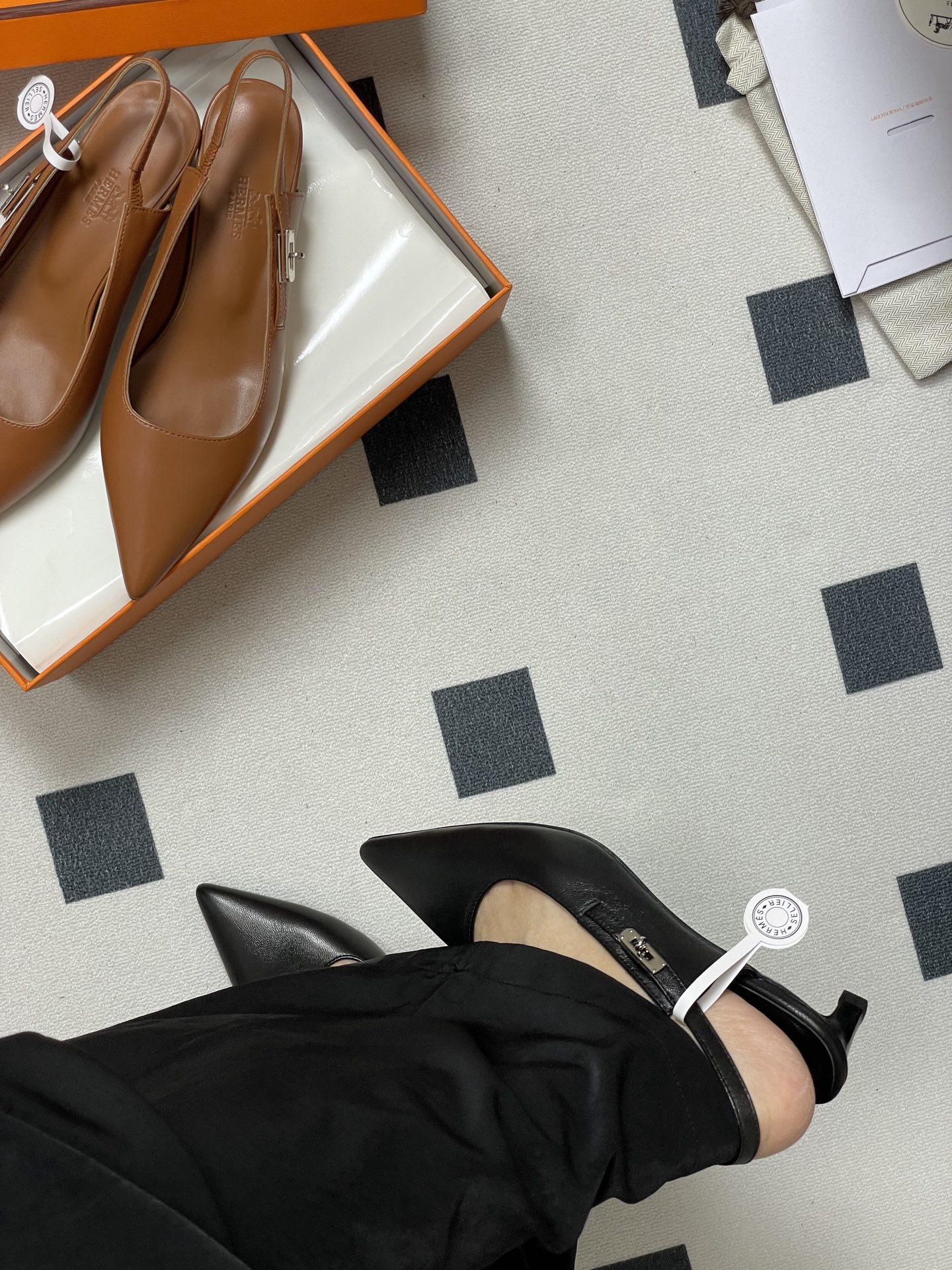 Elegant Pointed Toe Slingback Pumps with Kelly Buckle Detail - Nappa Leather 4 i1750281608480 2794 0 5