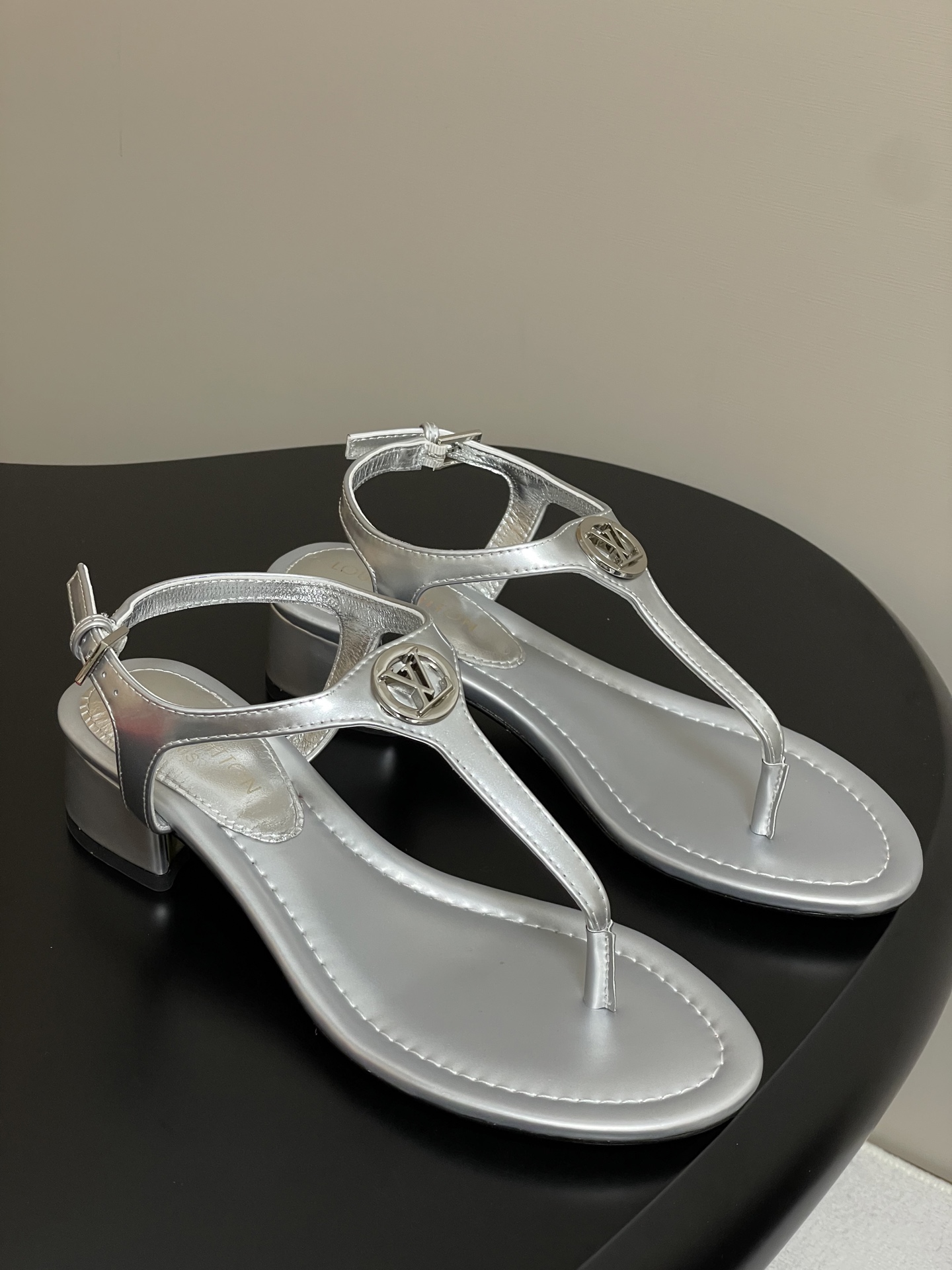 Louis Vuitton Vibe Silver Leather Thong Sandals with Block Heel 1 i1750281839506 9375 0 0