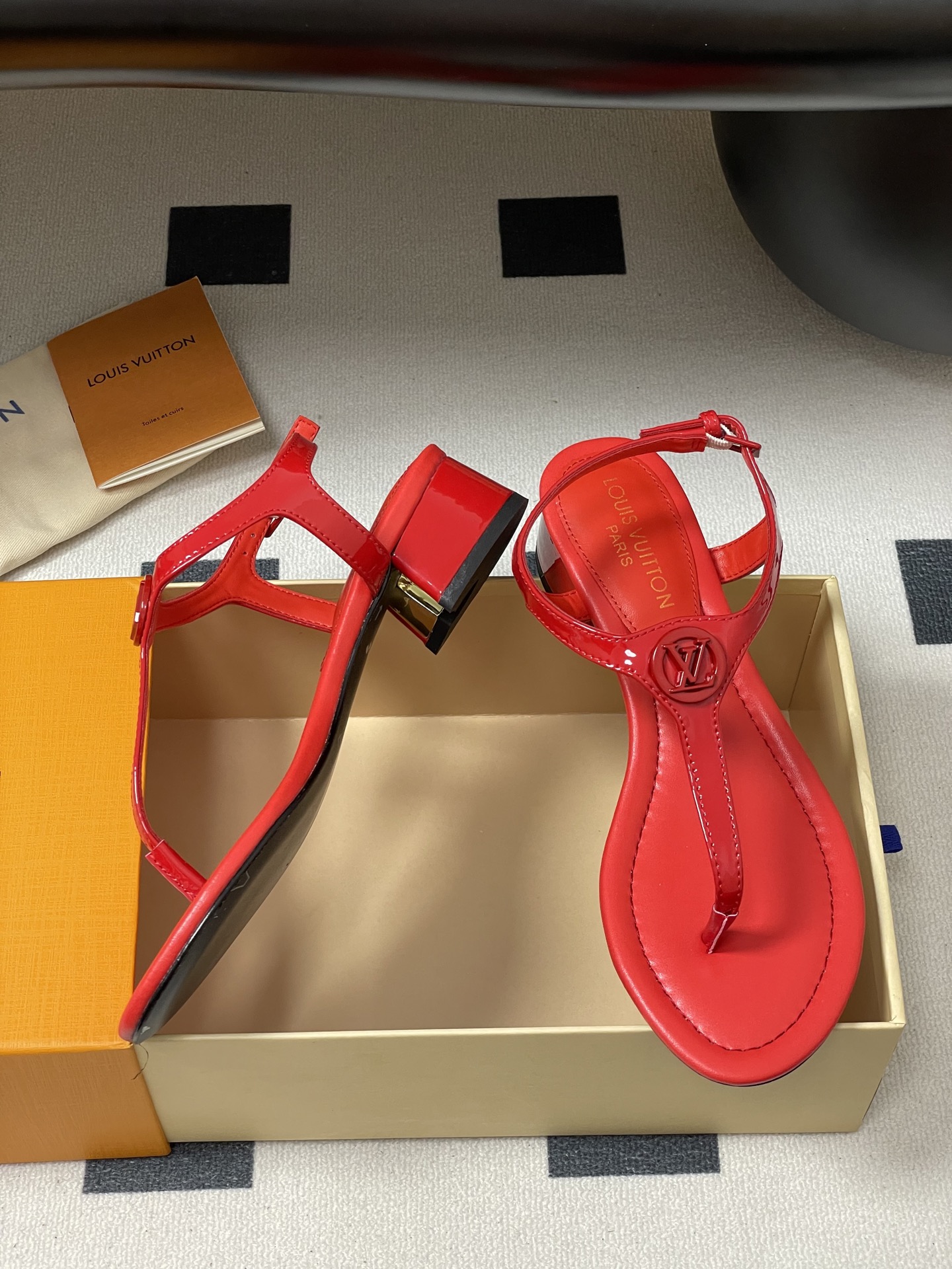Louis Vuitton Vibe Red Leather Thong Sandals with Iconic Logo Buckle 7 i1750281933124 3469 0 1