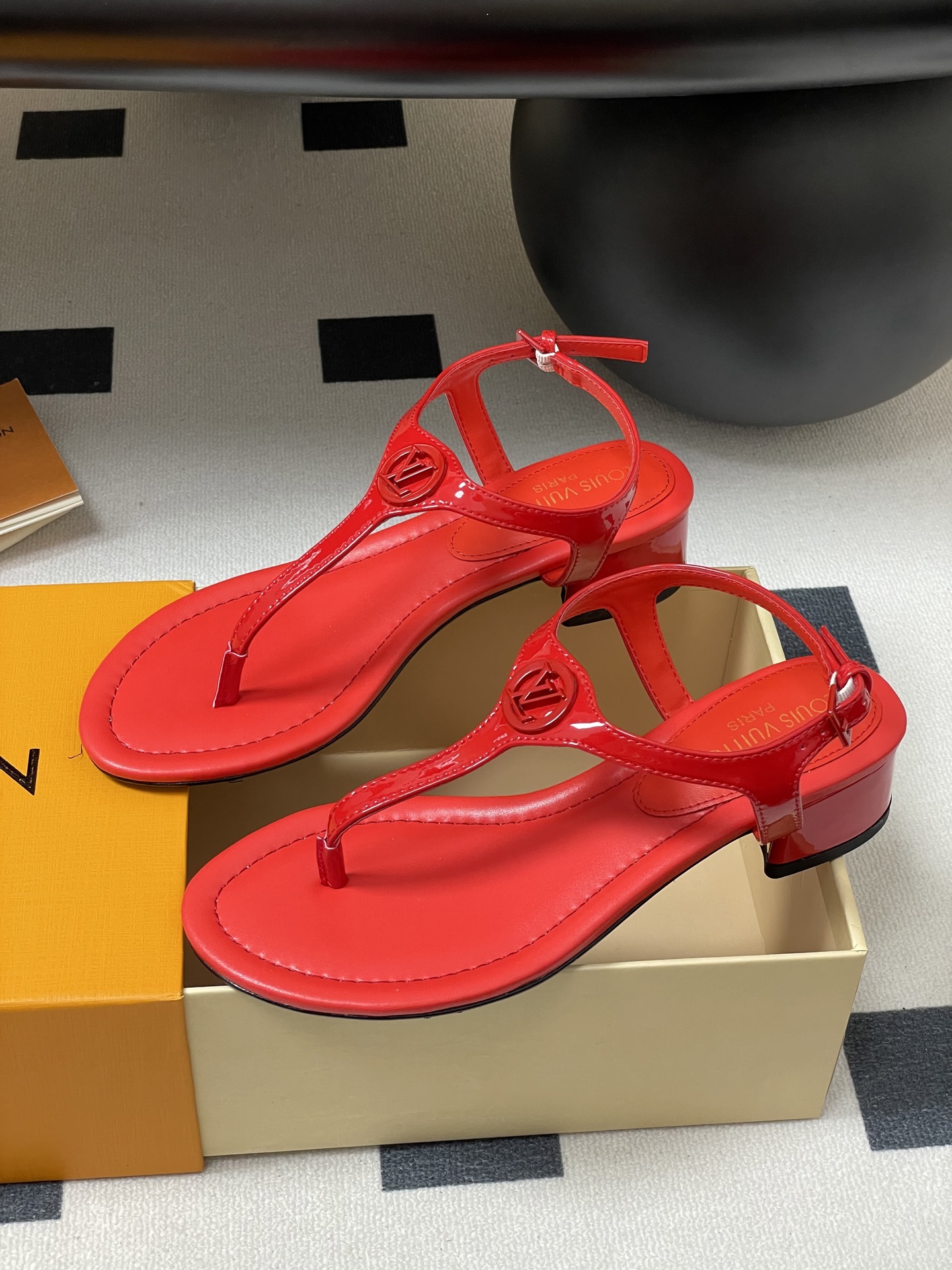 Louis Vuitton Vibe Red Leather Thong Sandals with Iconic Logo Buckle 5 i1750281933233 6355 0 0
