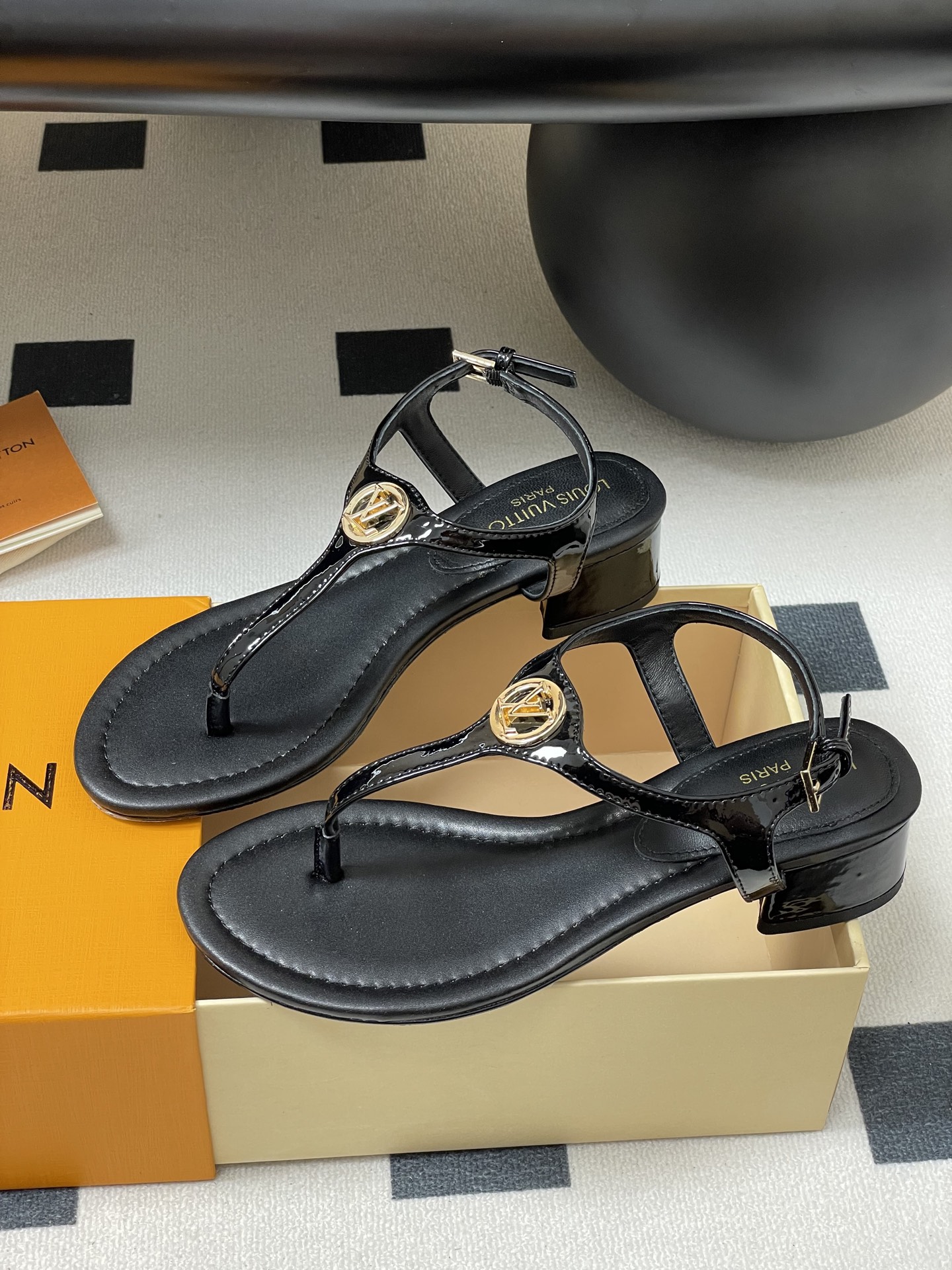 Louis Vuitton Vibe Thong Sandals - Black Leather with Iconic Gold Detailing 5 i1750282125483 2397 0 4