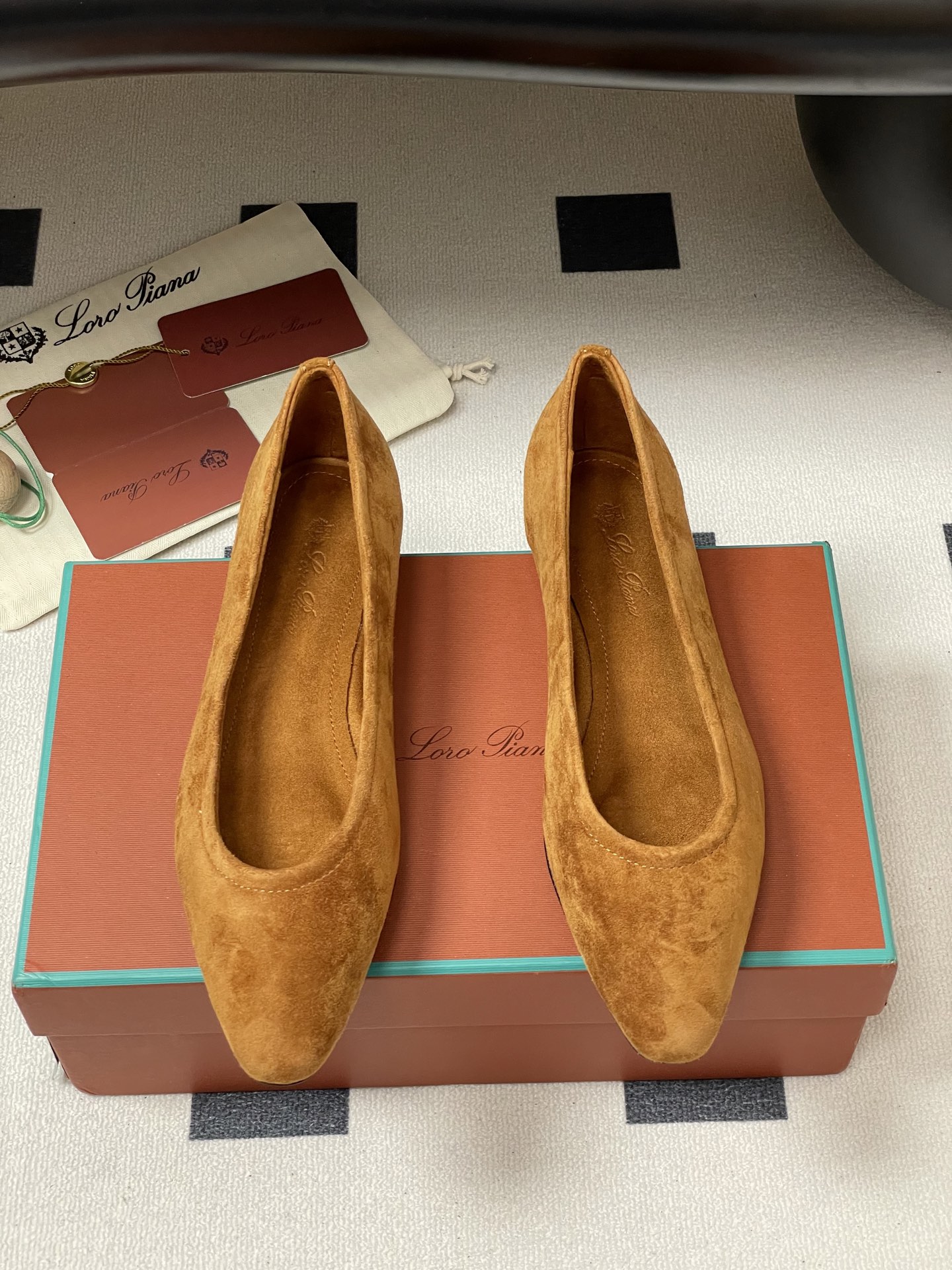Loro Piana Ballet Shoes: Urban Style in Fine Sheep Leather - 图片 5