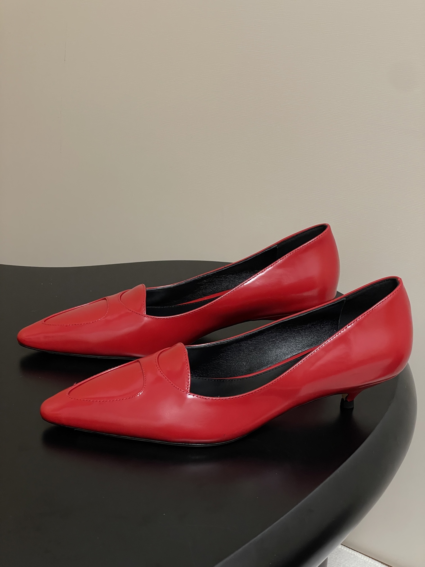 “Summer Purple Pants Cat Shoes: Stylish, Comfortable, and Versatile with Italian Platinum Soles” - 图片 3