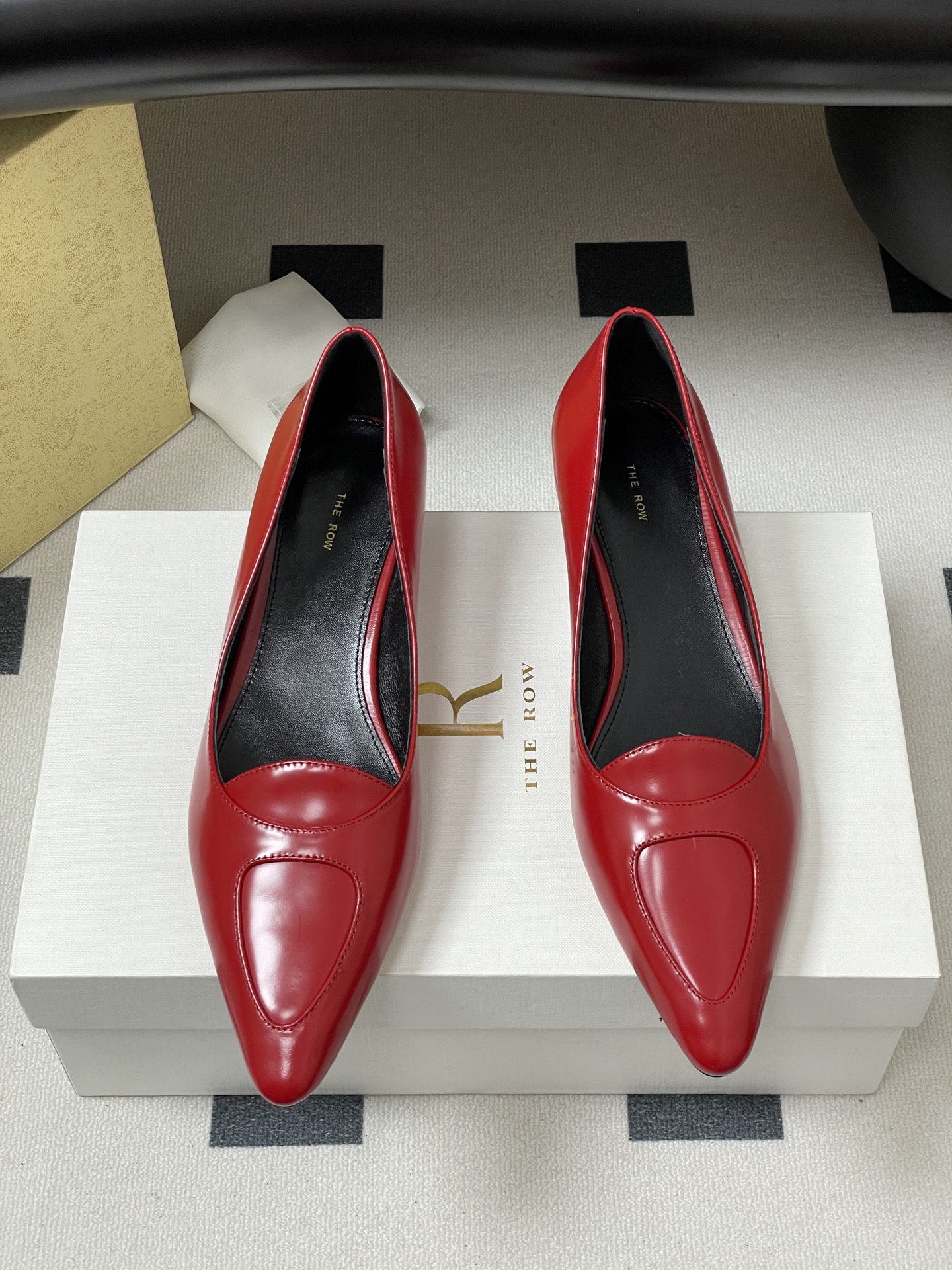 “Summer Purple Pants Cat Shoes: Stylish, Comfortable, and Versatile with Italian Platinum Soles” - 图片 5