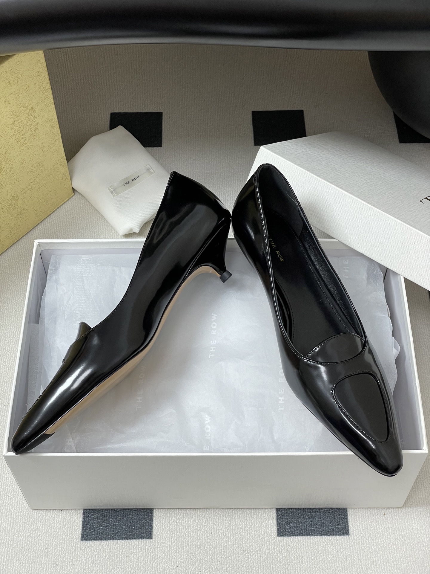 “Summer Purple Pants Cat Shoes: Simple, Clean, Comfortable, Sheepskin Interior, Italian Platinum Soles – Size 35-40” - 图片 6
