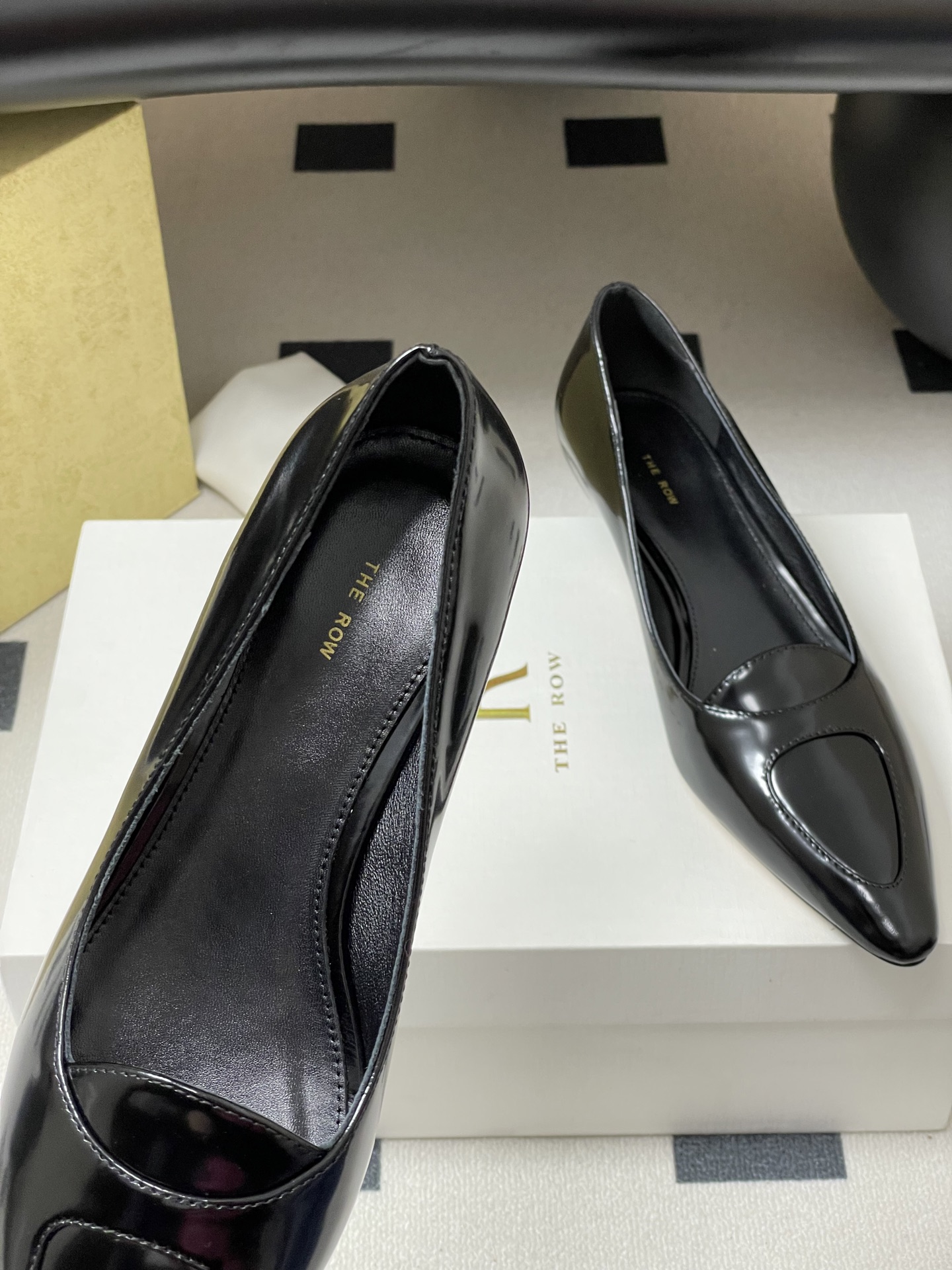 “Summer Purple Pants Cat Shoes: Simple, Clean, Comfortable, Sheepskin Interior, Italian Platinum Soles – Size 35-40” - 图片 7
