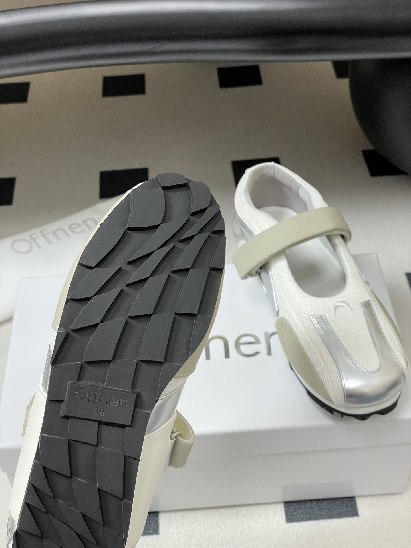 Mary Jane’s Recreational Ballet Shoes: New Tundra Green Design with Modern Materials - 图片 8