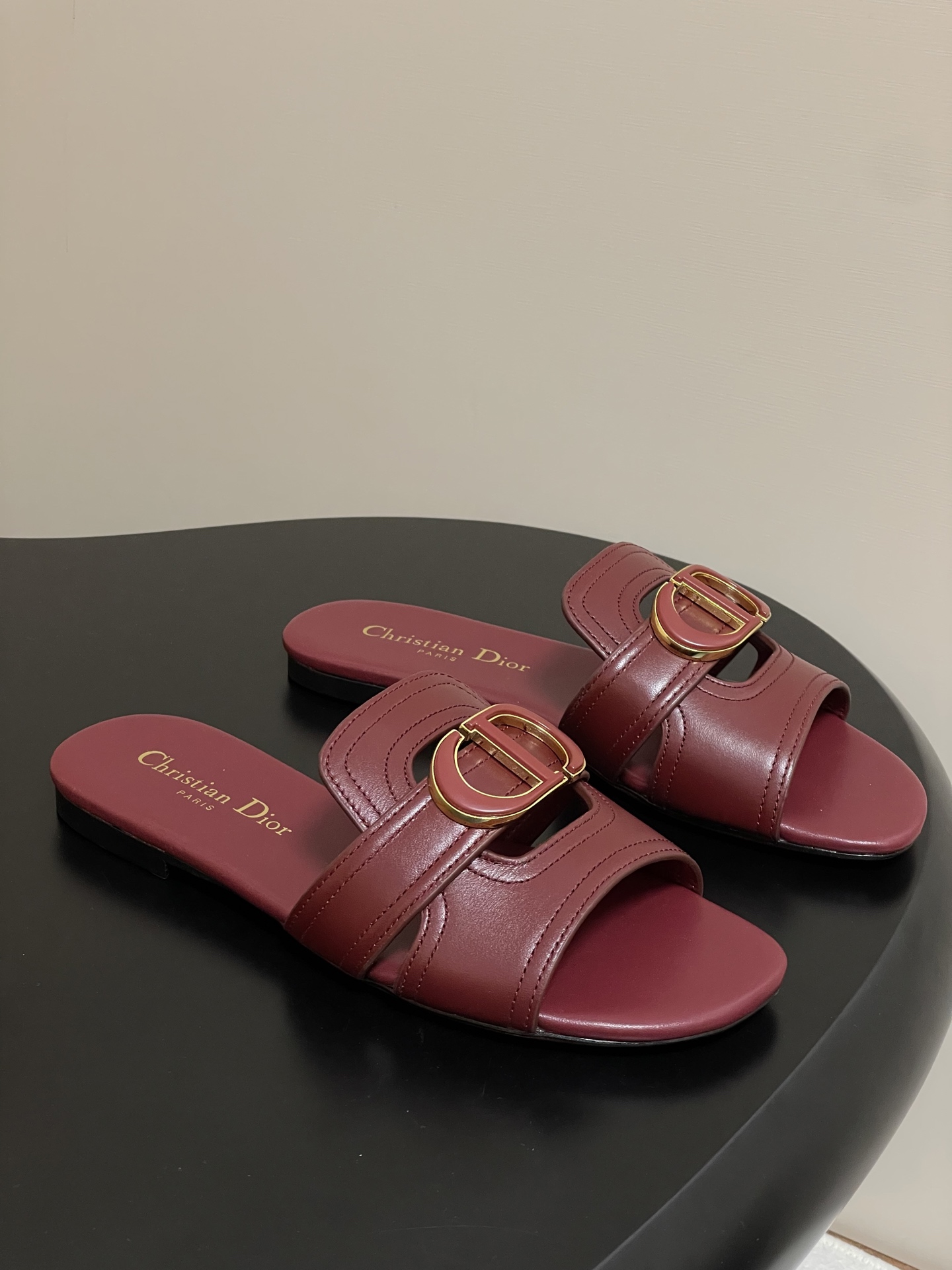 Dior 2025s最新配色Dior迪奥 Montaigne 凉拖鞋CD字母扣金属logo平底/中跟镂空拖鞋